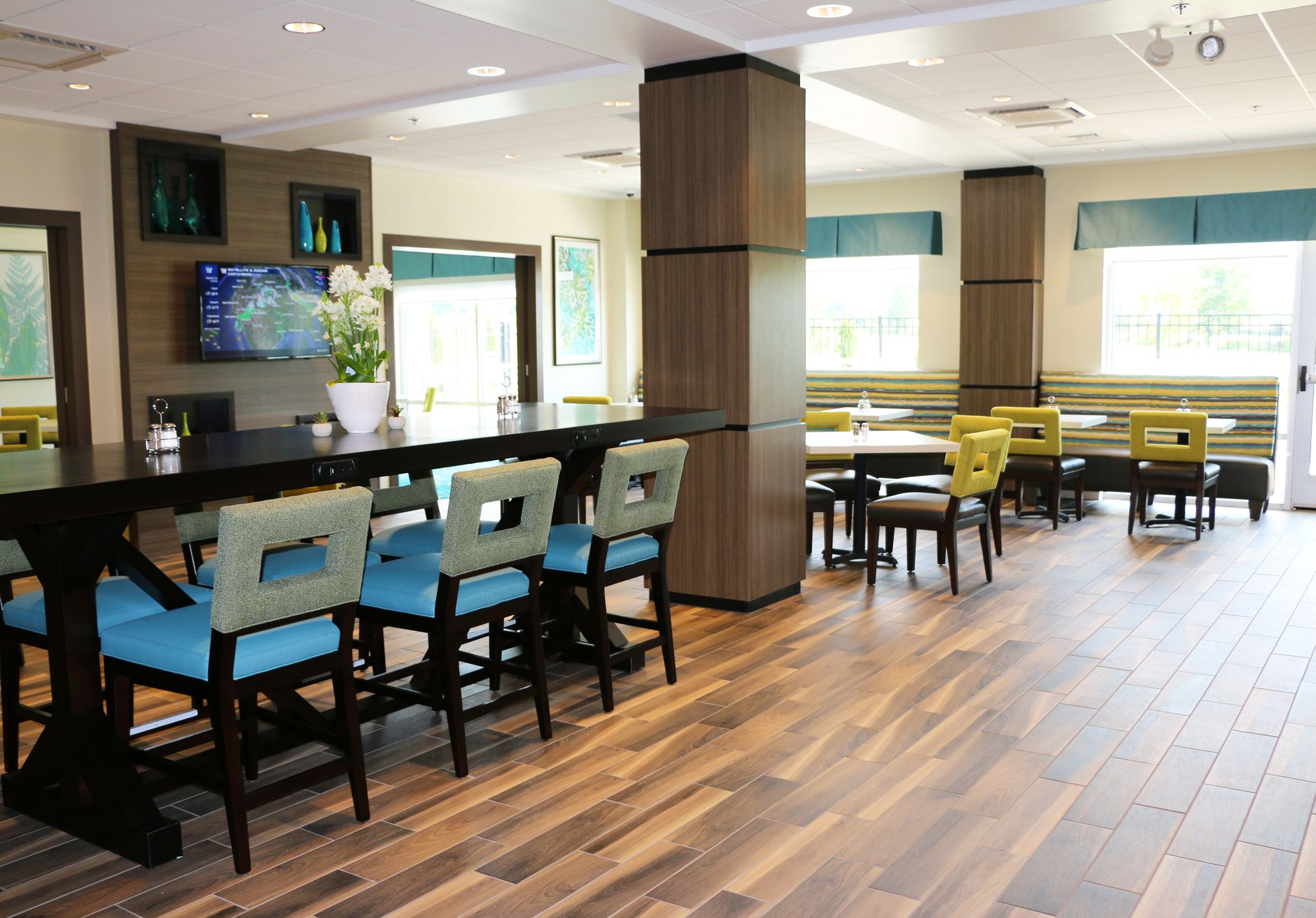 Holiday Inn Express & Suites Hendersonville SE - Flat Rock