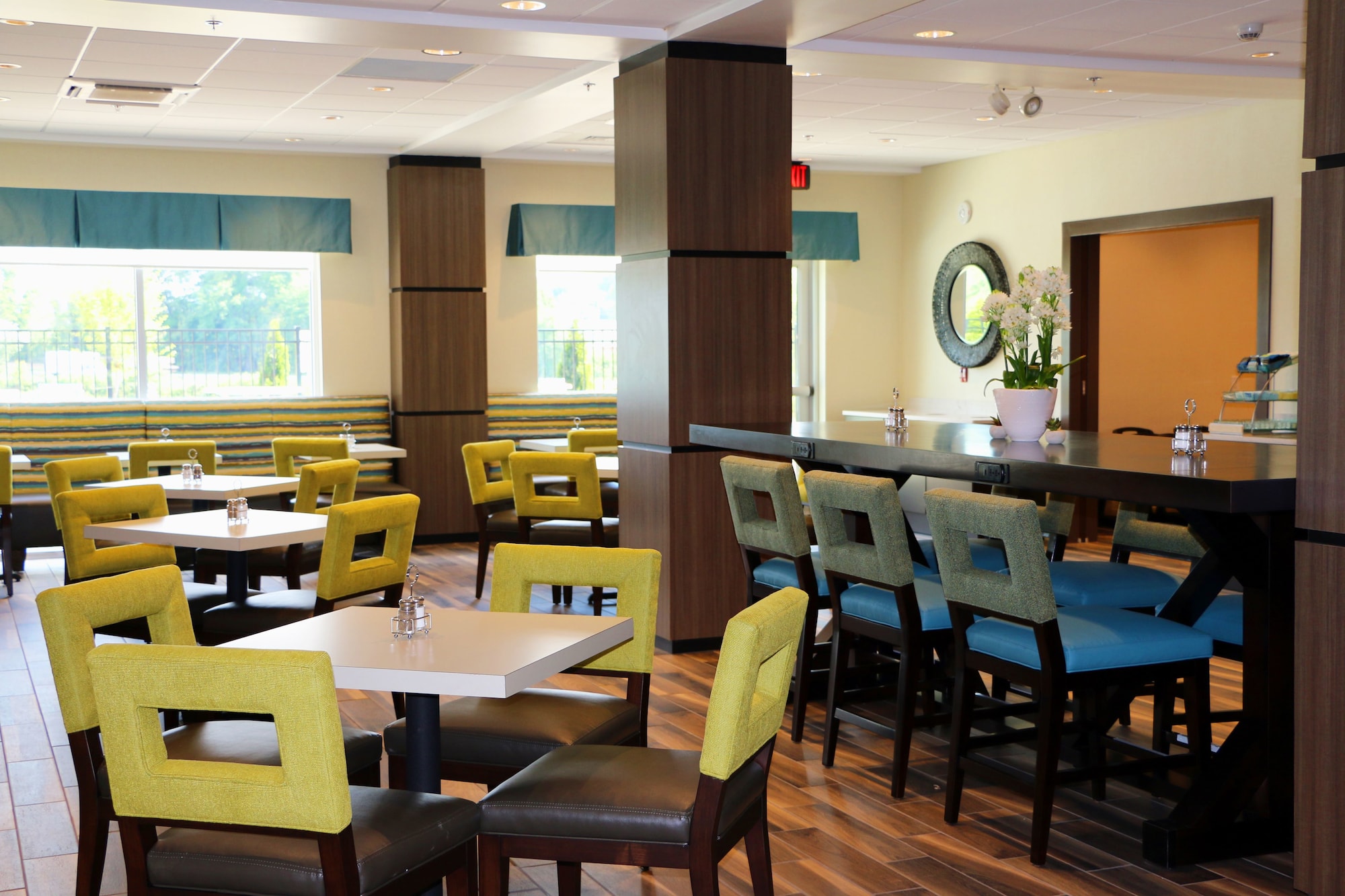 Holiday Inn Express & Suites Hendersonville SE - Flat Rock