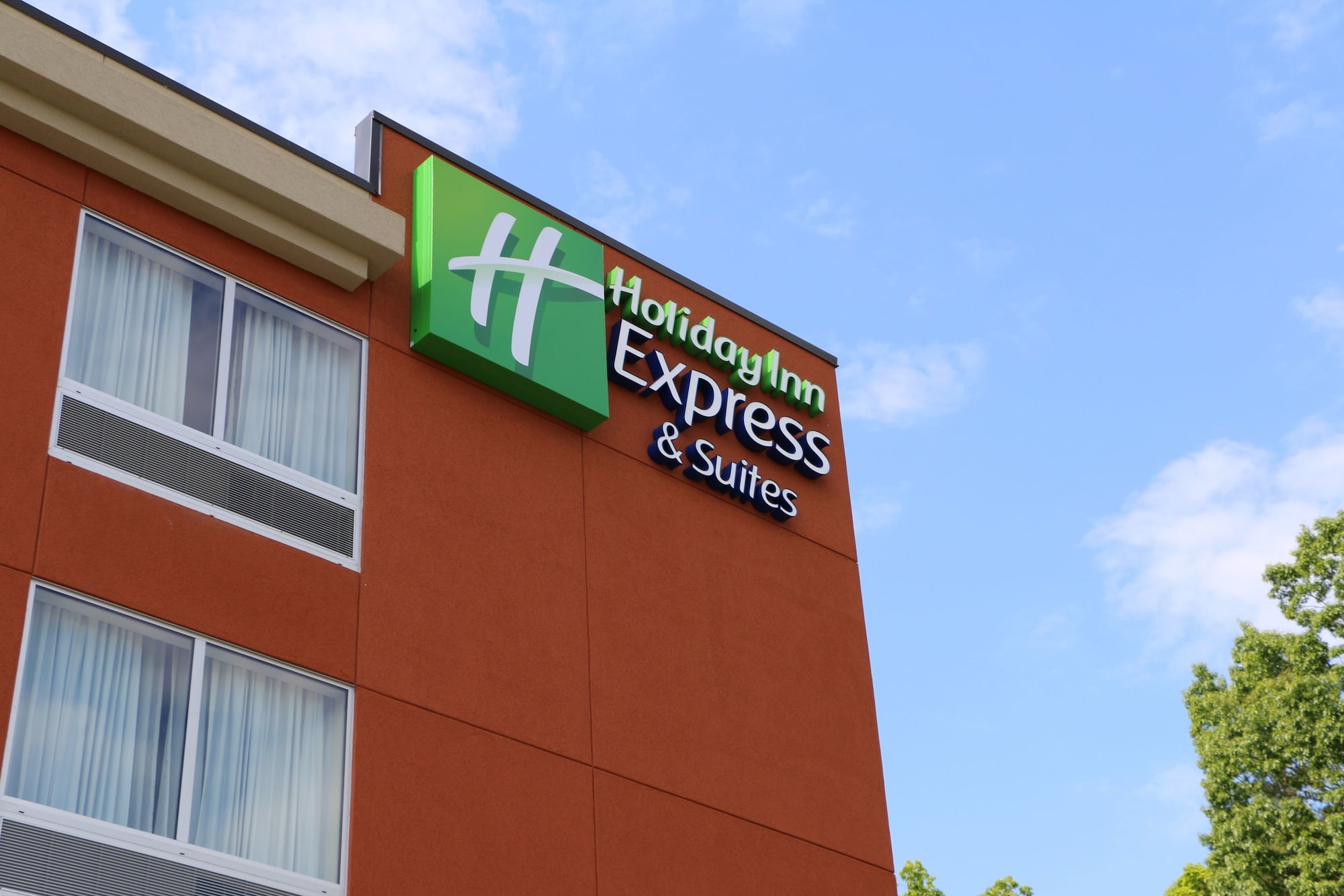 Holiday Inn Express & Suites Hendersonville SE - Flat Rock