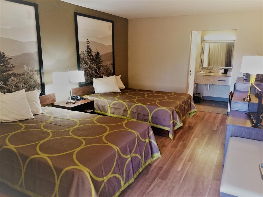 Super 8 by Wyndham Asheville Airport