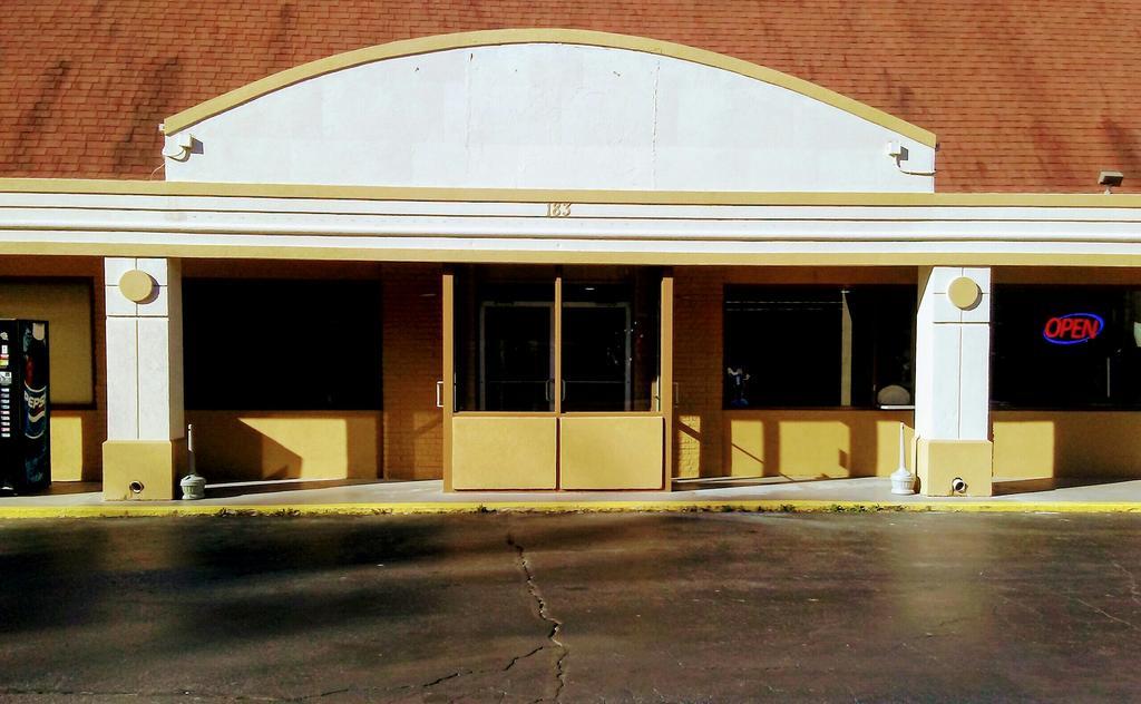 Super 8 by Wyndham Asheville Airport