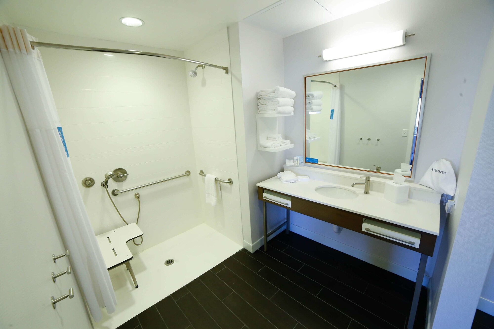 Hampton Inn & Suites Forest City