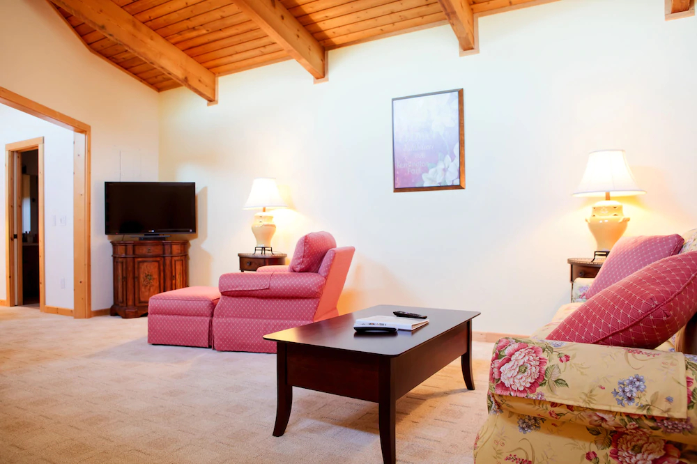 The Lodge at Cat Creek