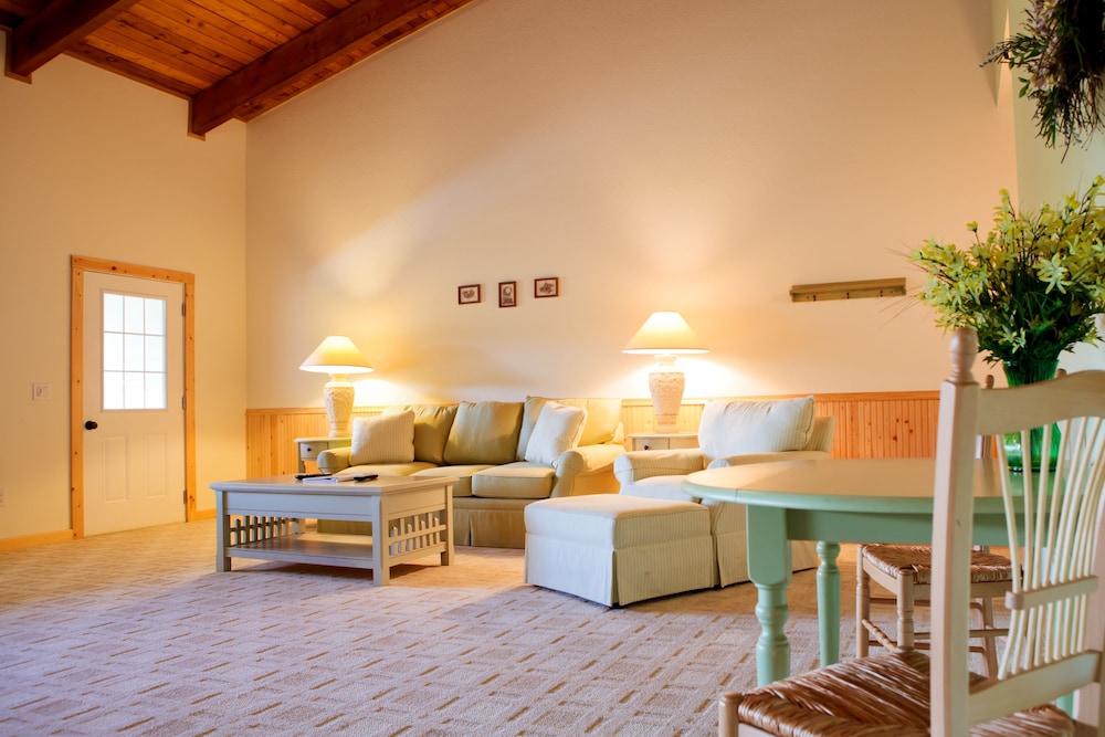 The Lodge at Cat Creek