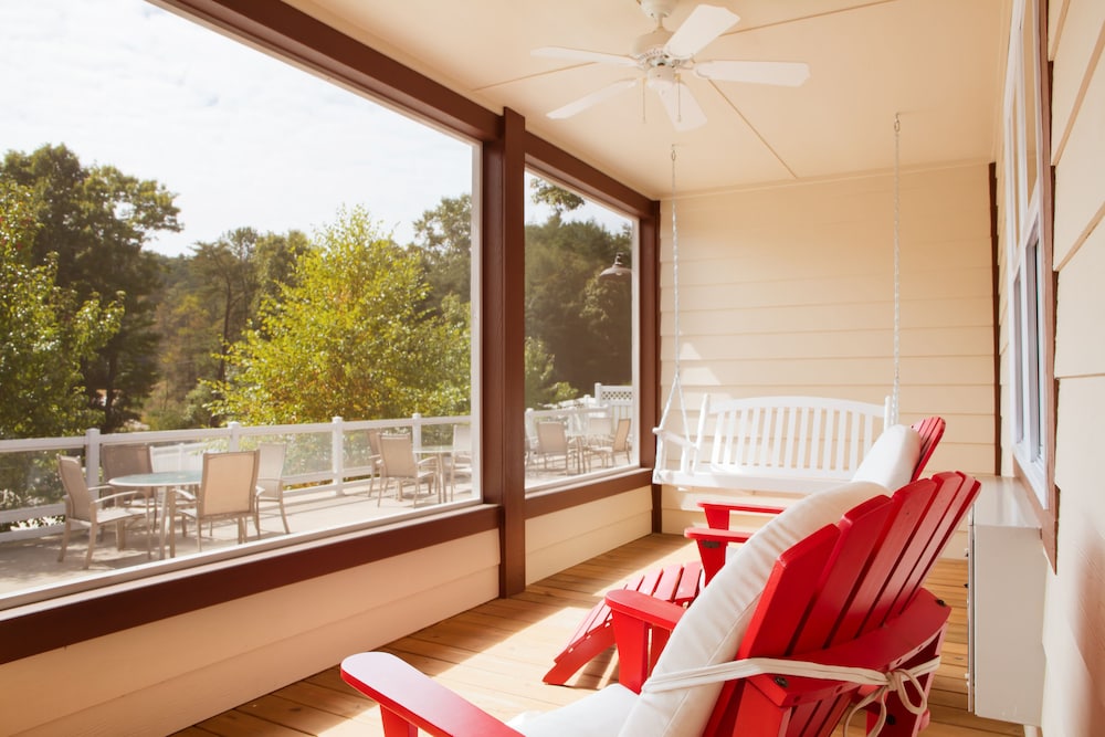 The Lodge at Cat Creek