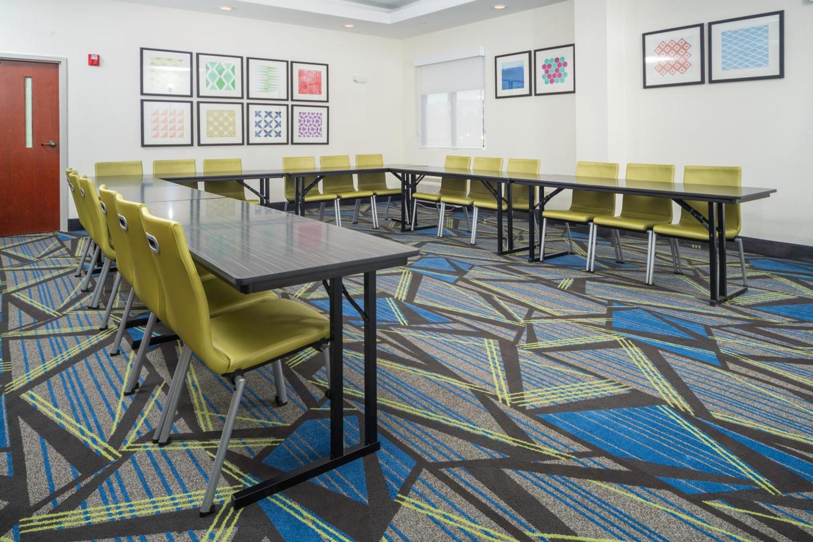 Holiday Inn Express Clayton (SE Raleigh)