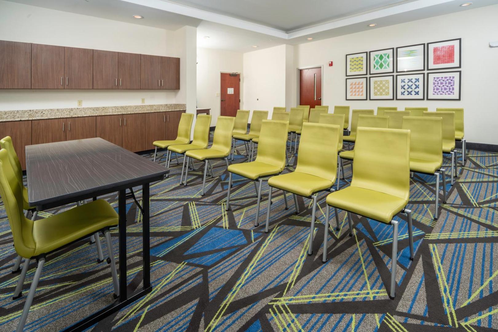 Holiday Inn Express Clayton (SE Raleigh)