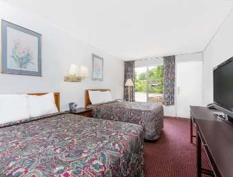 Days Inn by Wyndham Greensboro Airport