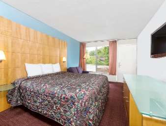 Days Inn by Wyndham Greensboro Airport