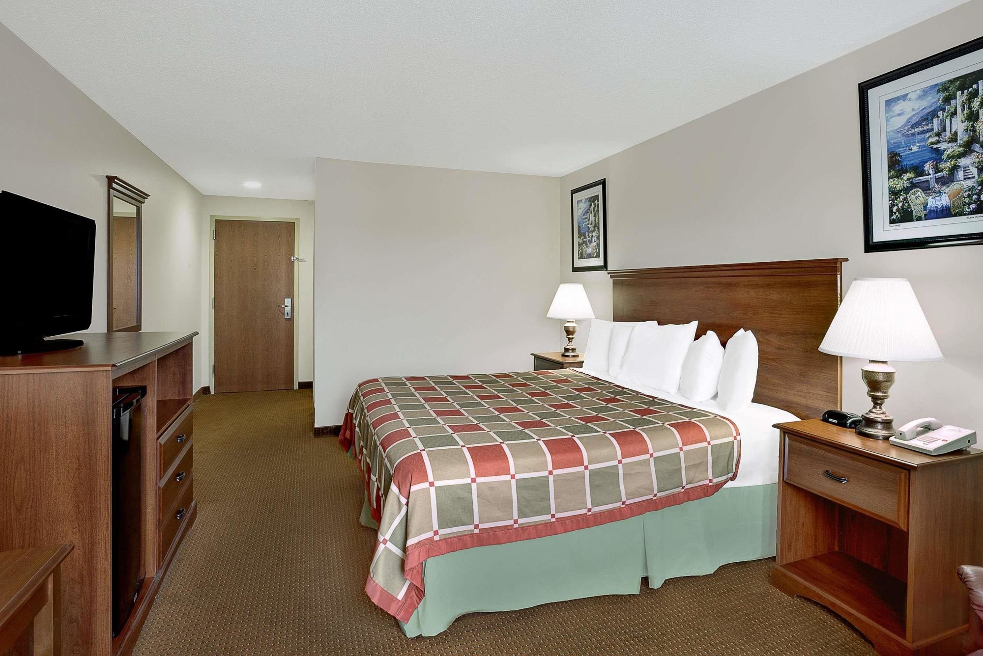 Days Inn by Wyndham Greensboro NC