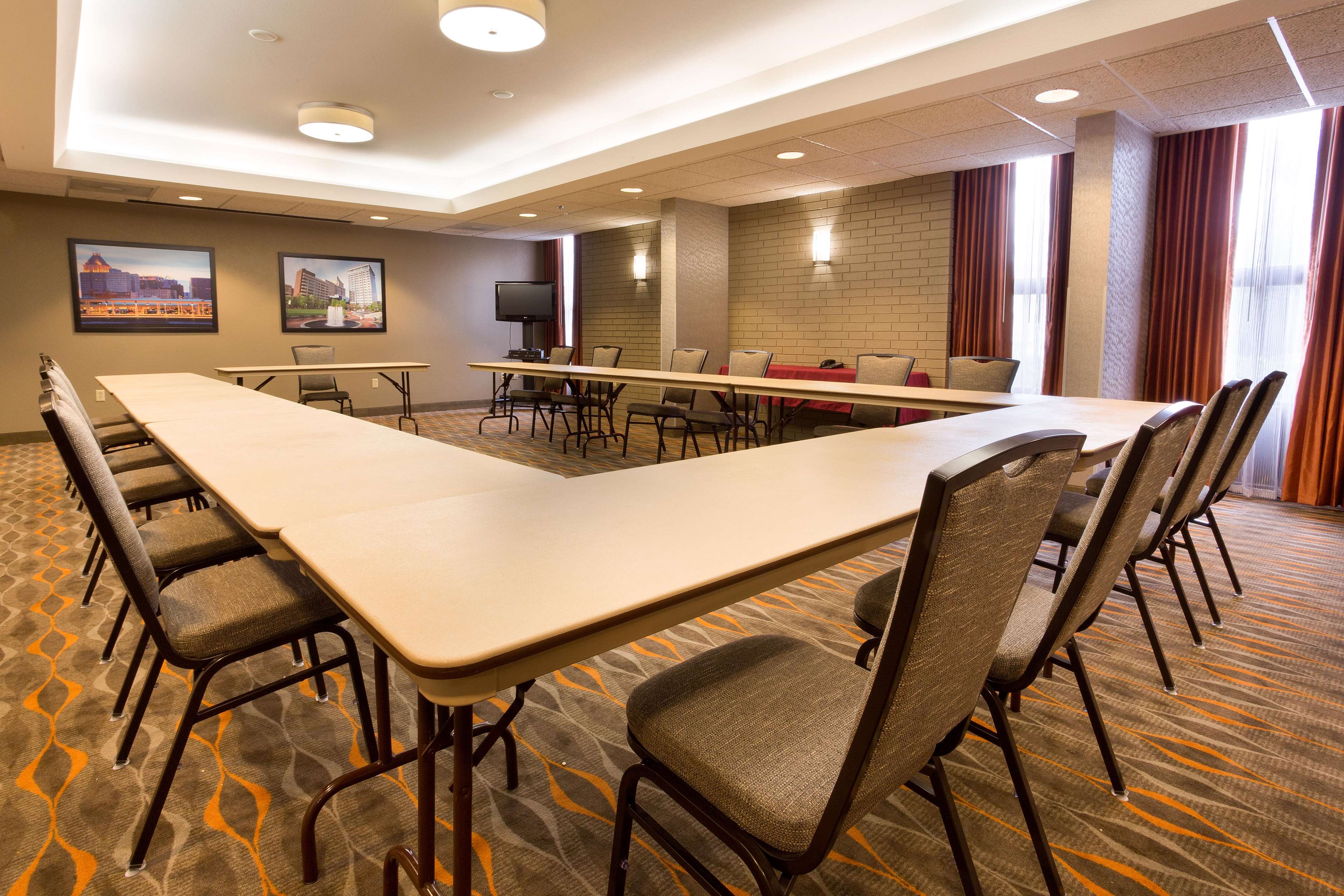 Drury Inn & Suites Greensboro