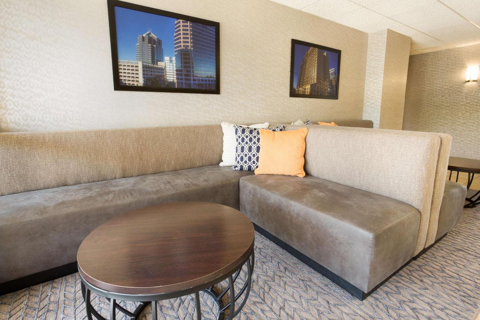 Drury Inn & Suites Greensboro