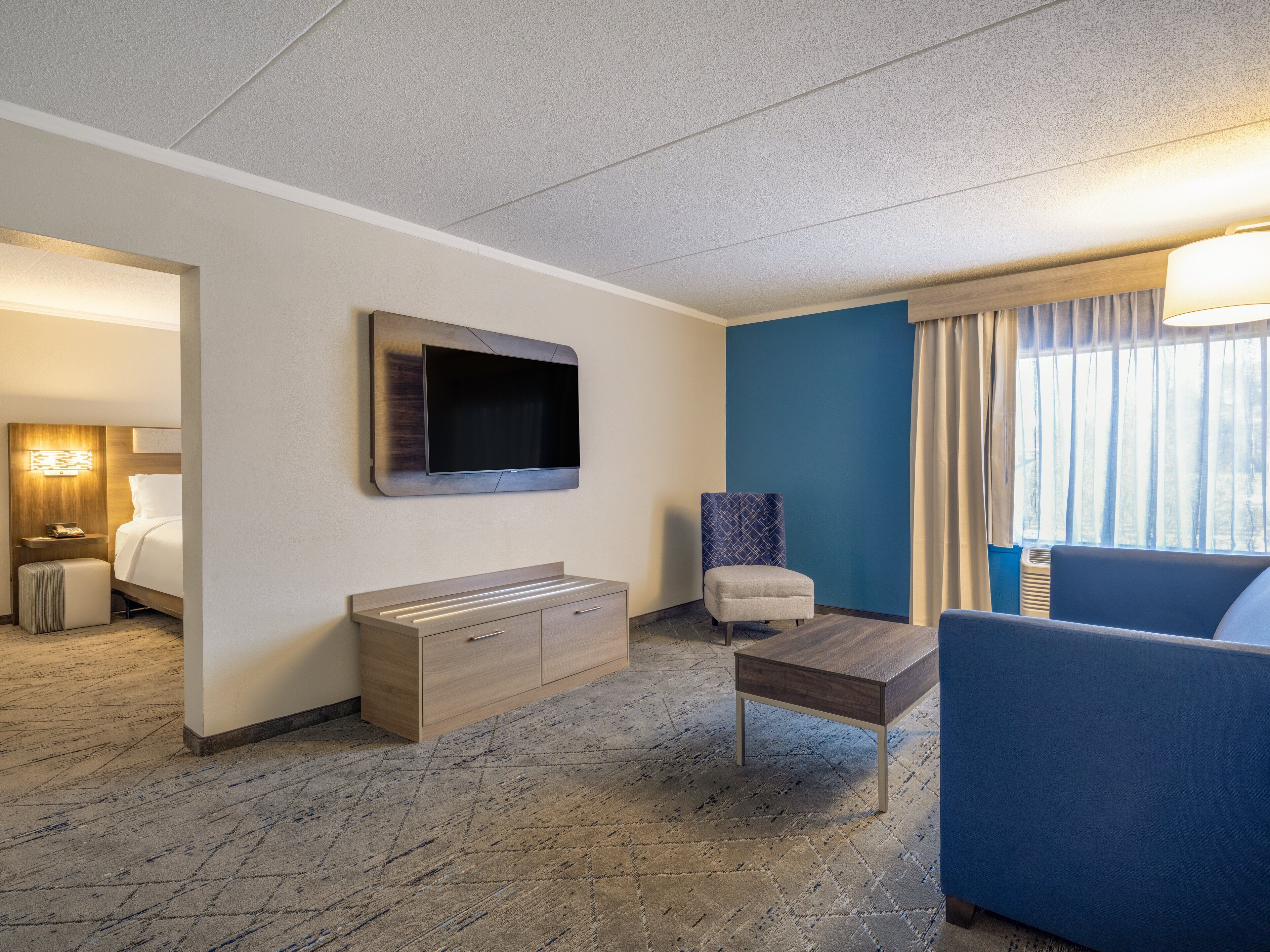 Holiday Inn Express Greensboro (I-40 @ Wendover)