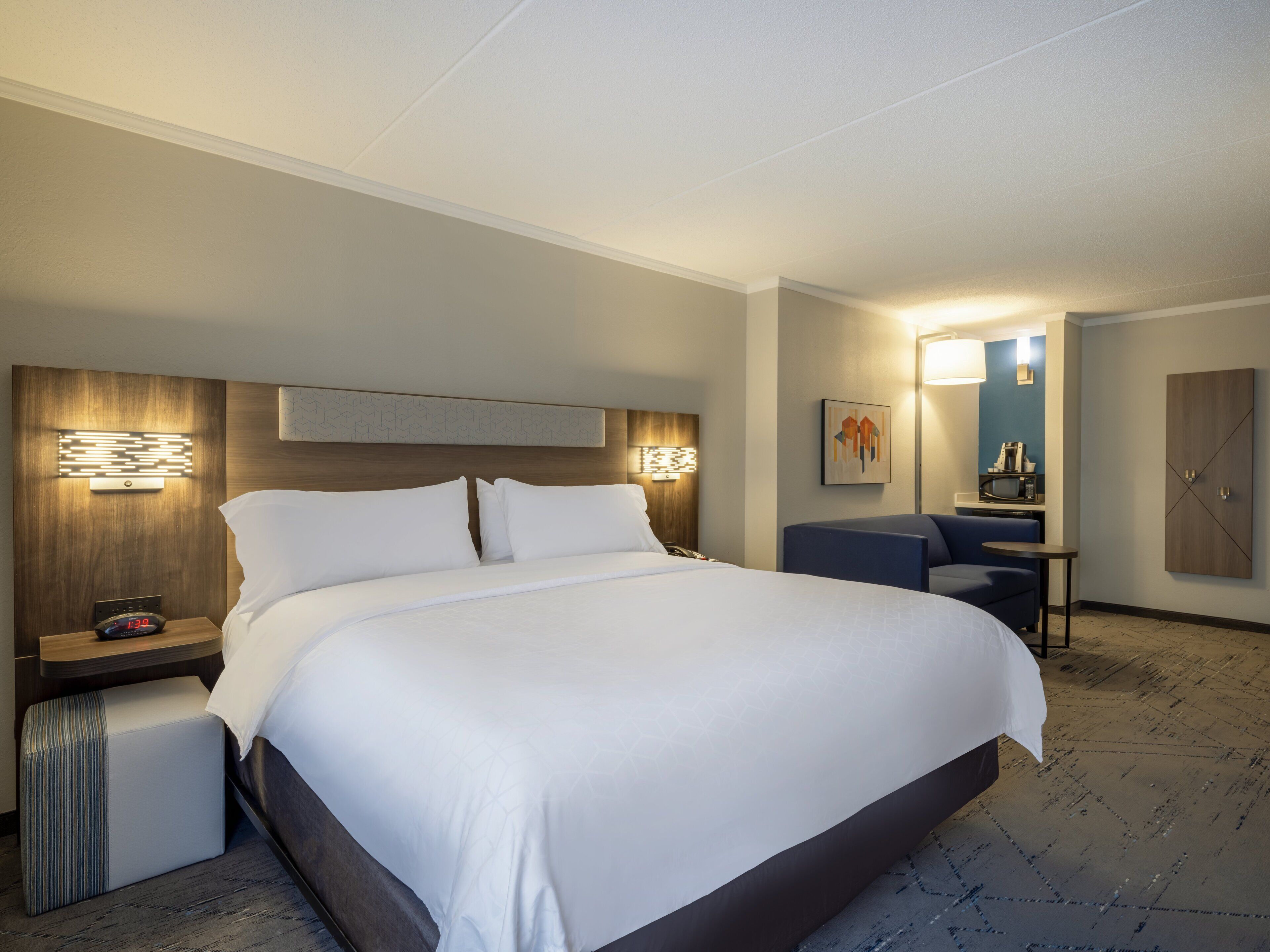 Holiday Inn Express Greensboro (I-40 @ Wendover)