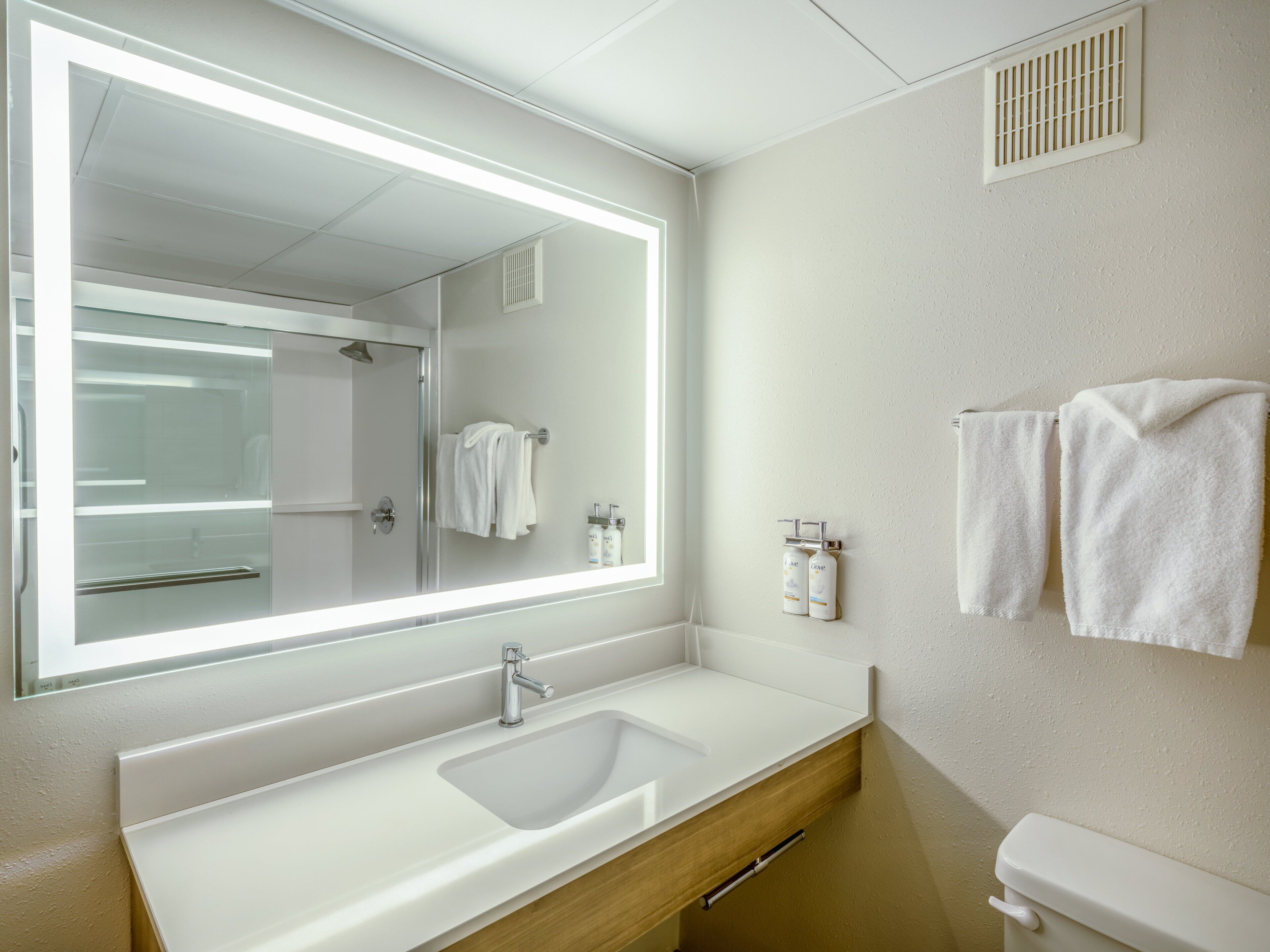 Holiday Inn Express Greensboro (I-40 @ Wendover)