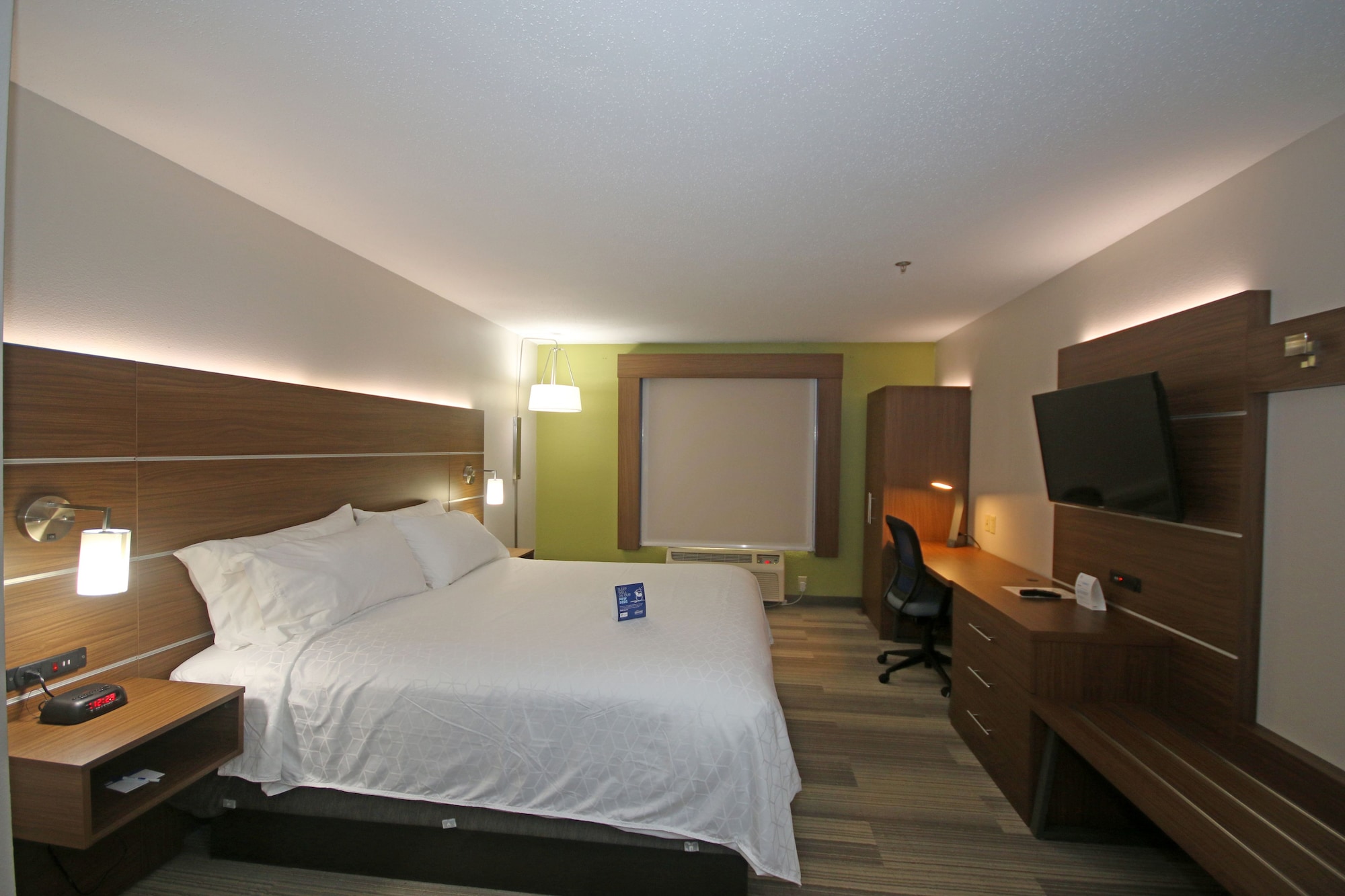 Holiday Inn Express Hotel & Suites Greensboro - East