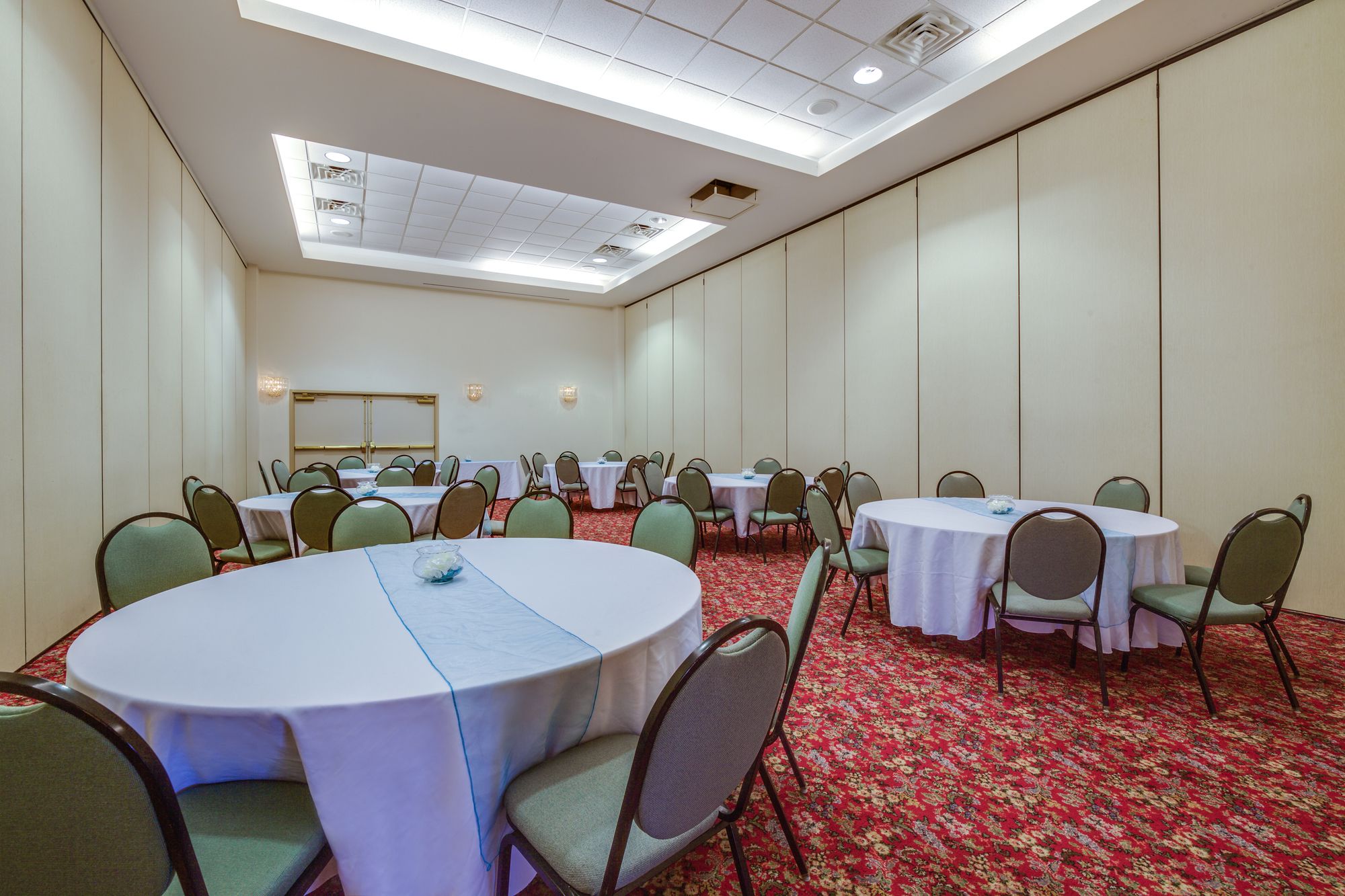 Holiday Inn Express Hotel & Suites Greensboro - East