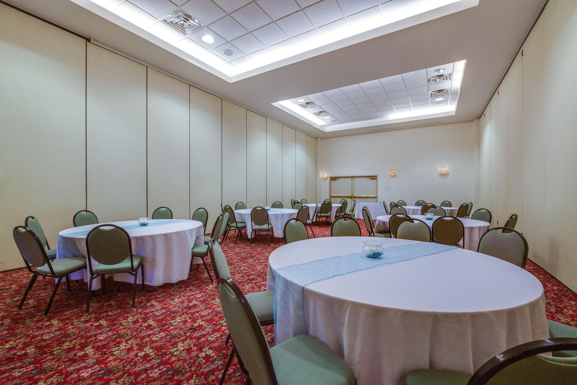 Holiday Inn Express Hotel & Suites Greensboro - East