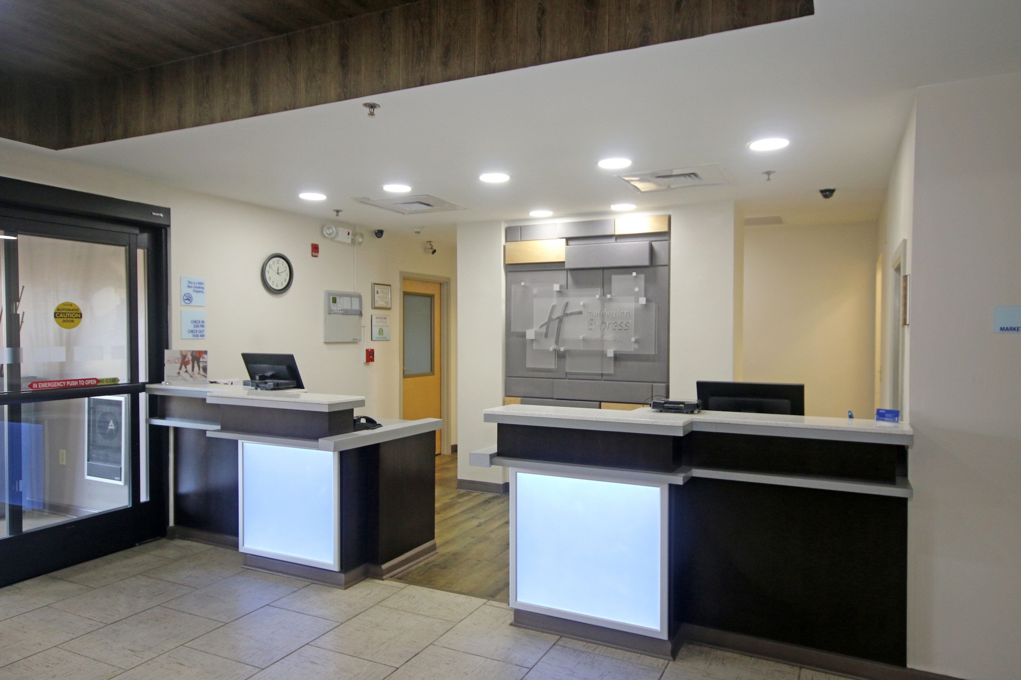 Holiday Inn Express Hotel & Suites Greensboro - East