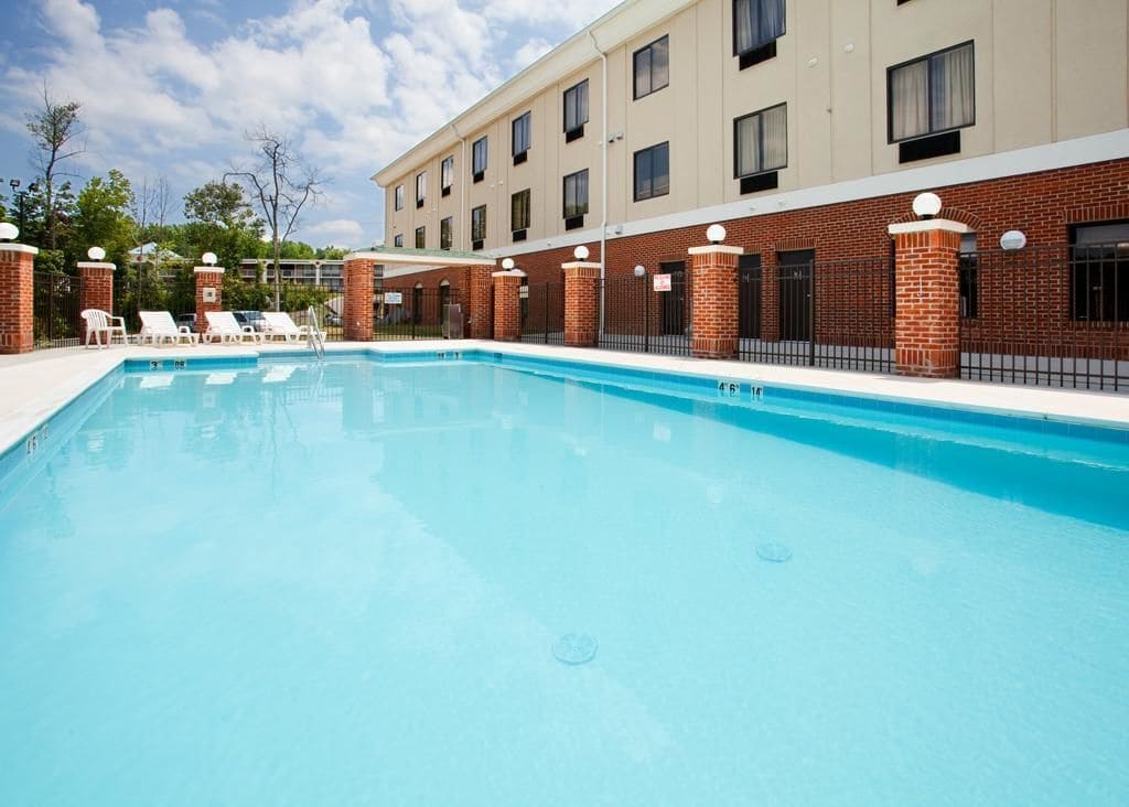 Holiday Inn Express Hotel & Suites Greensboro - East