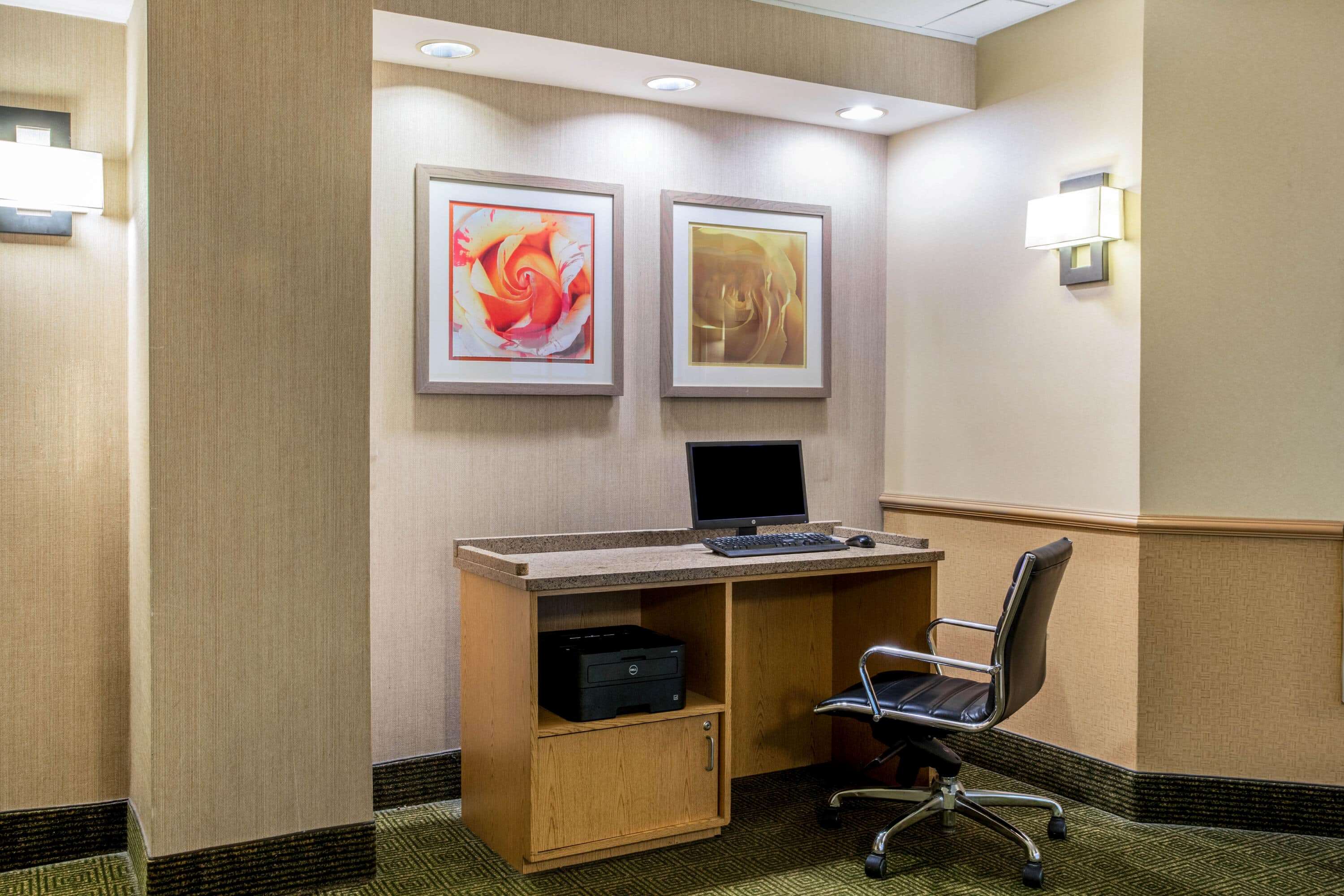 La Quinta Inn & Suites by Wyndham Greensboro NC
