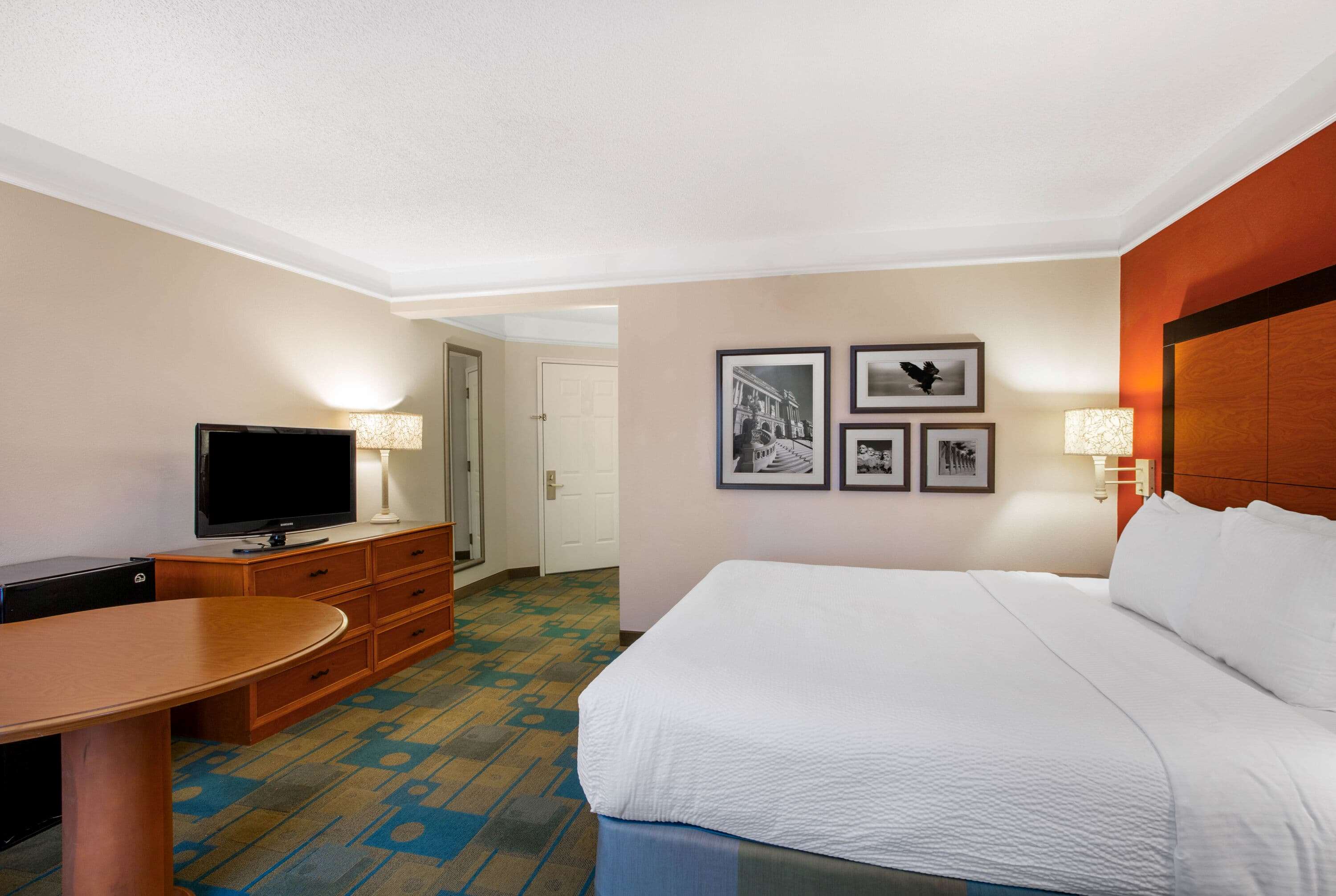 La Quinta Inn & Suites by Wyndham Greensboro NC