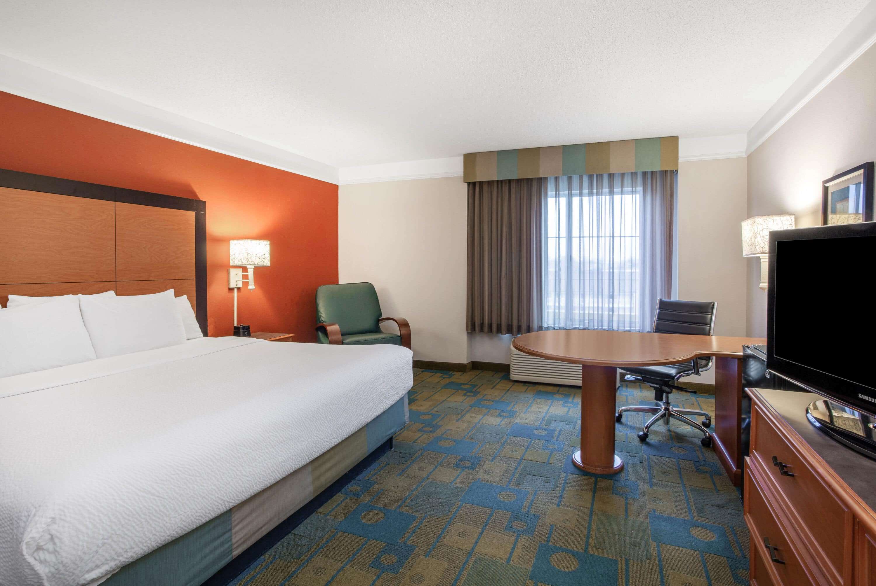 La Quinta Inn & Suites by Wyndham Greensboro NC