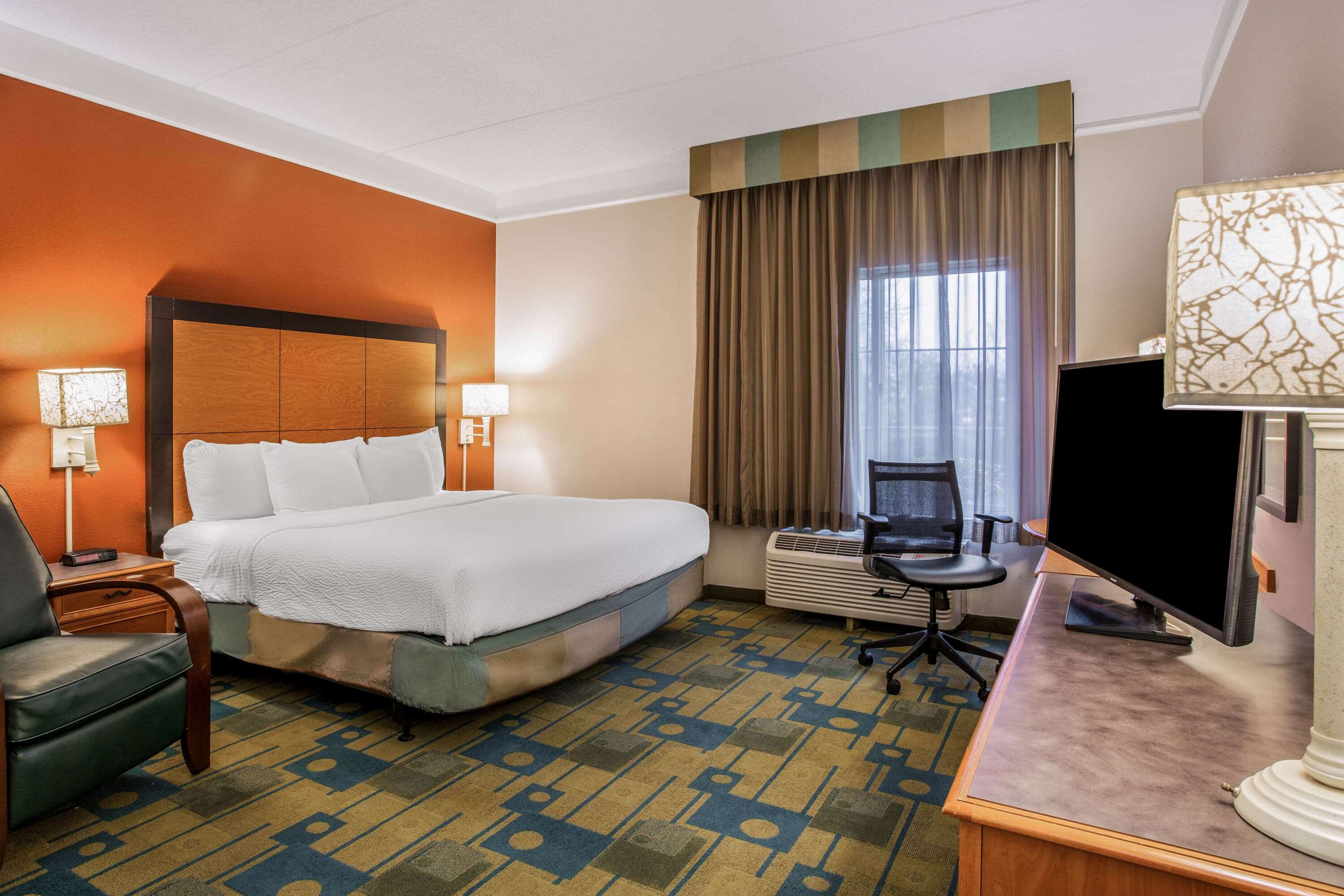 La Quinta Inn & Suites by Wyndham Greensboro NC
