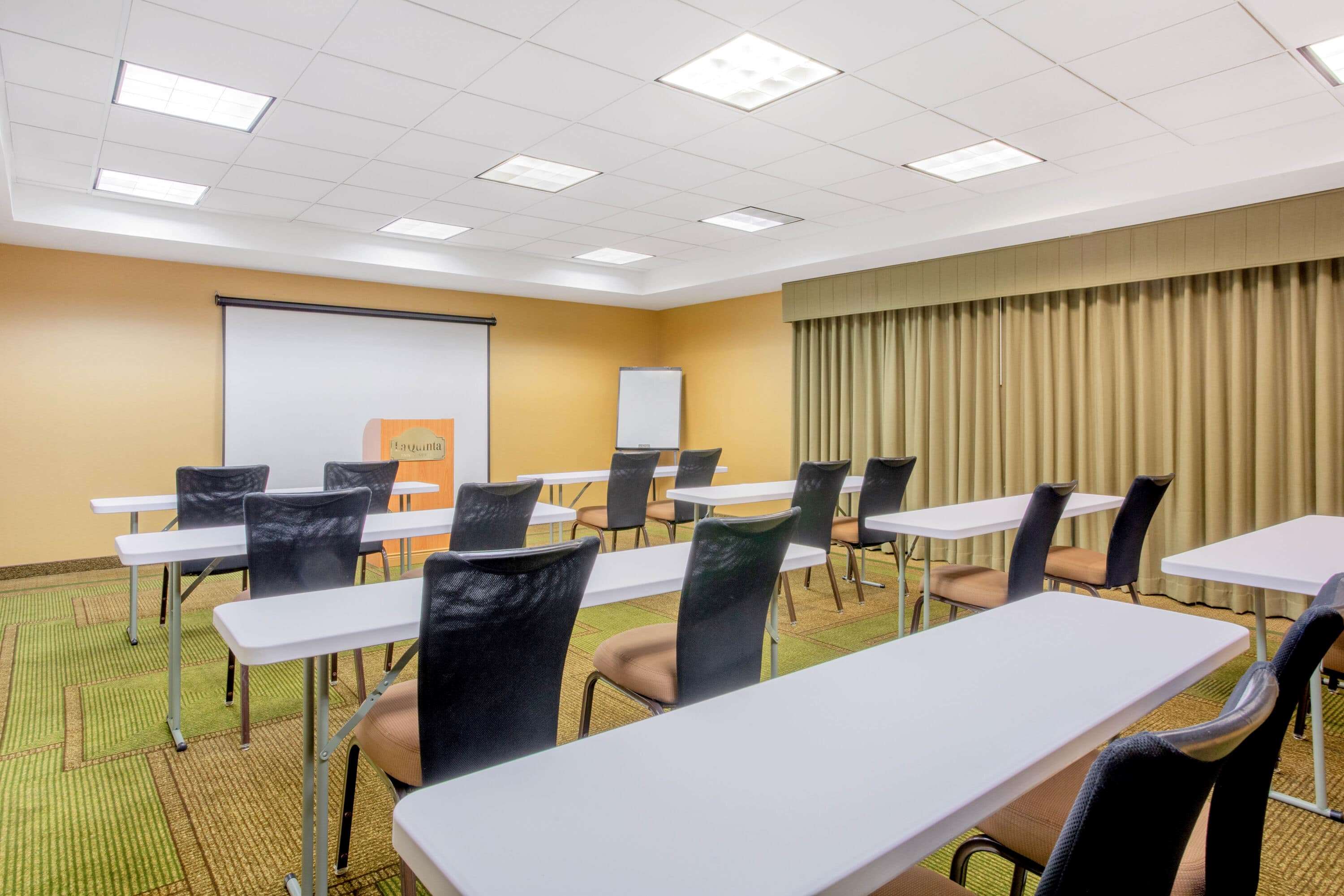 La Quinta Inn & Suites by Wyndham Greensboro NC