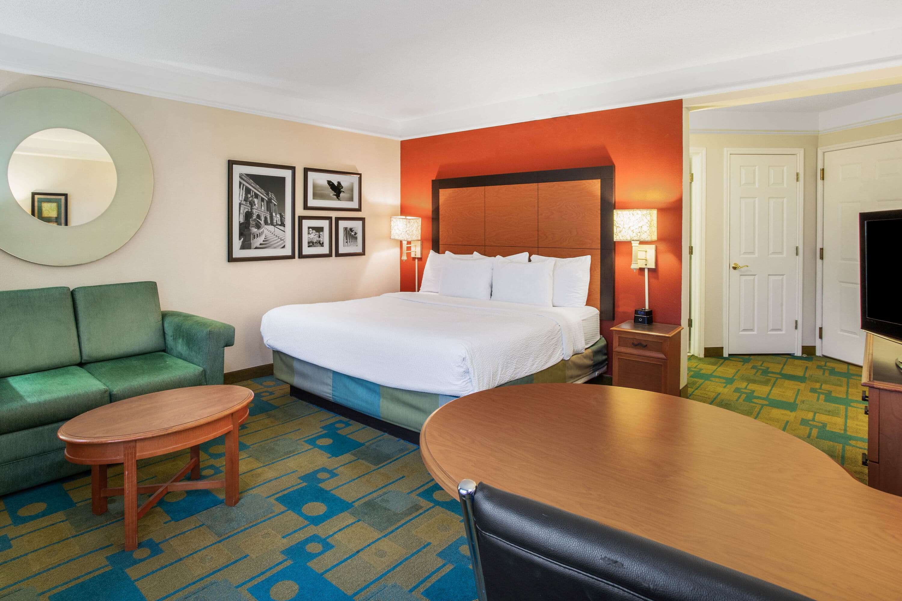 La Quinta Inn & Suites by Wyndham Greensboro NC