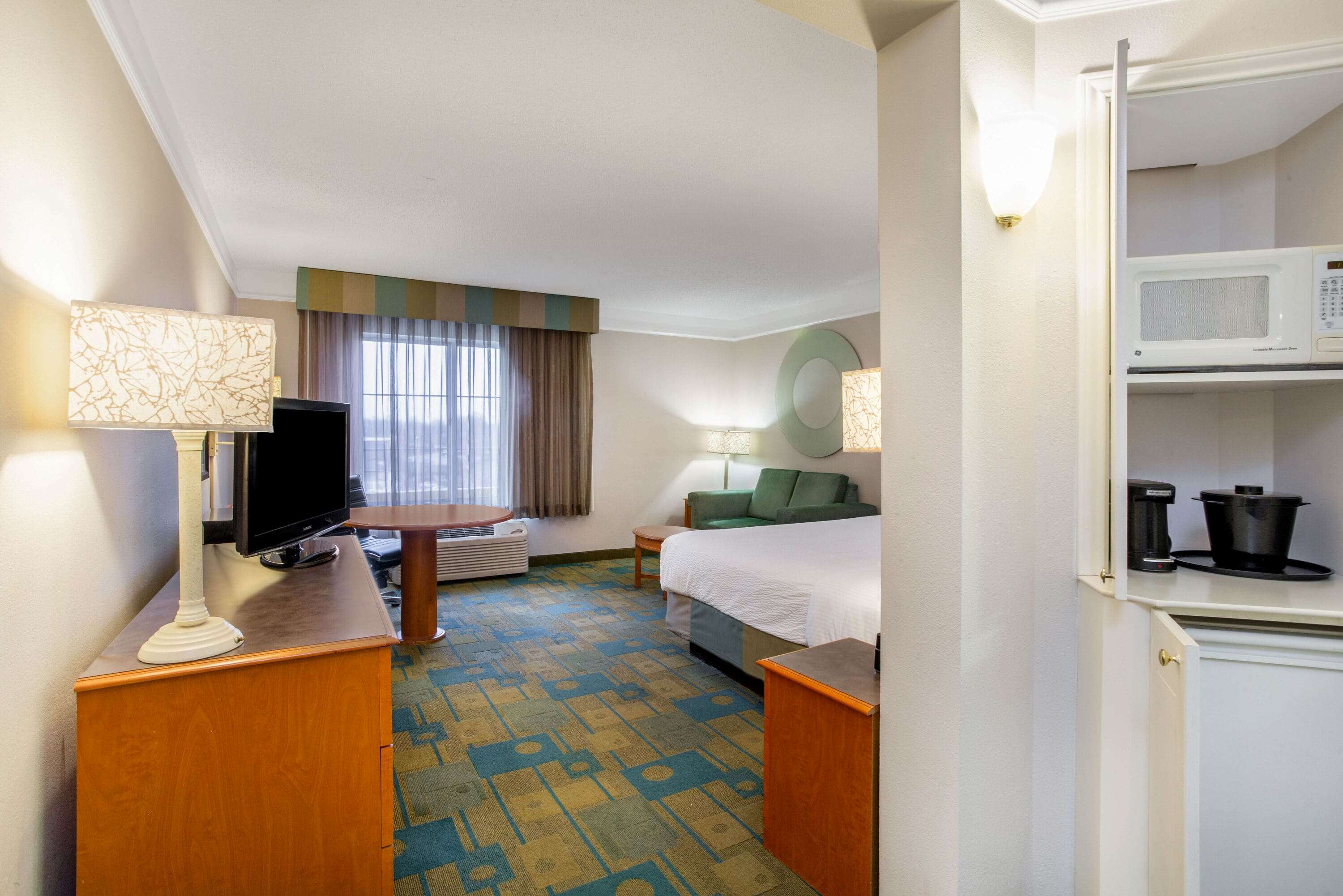 La Quinta Inn & Suites by Wyndham Greensboro NC