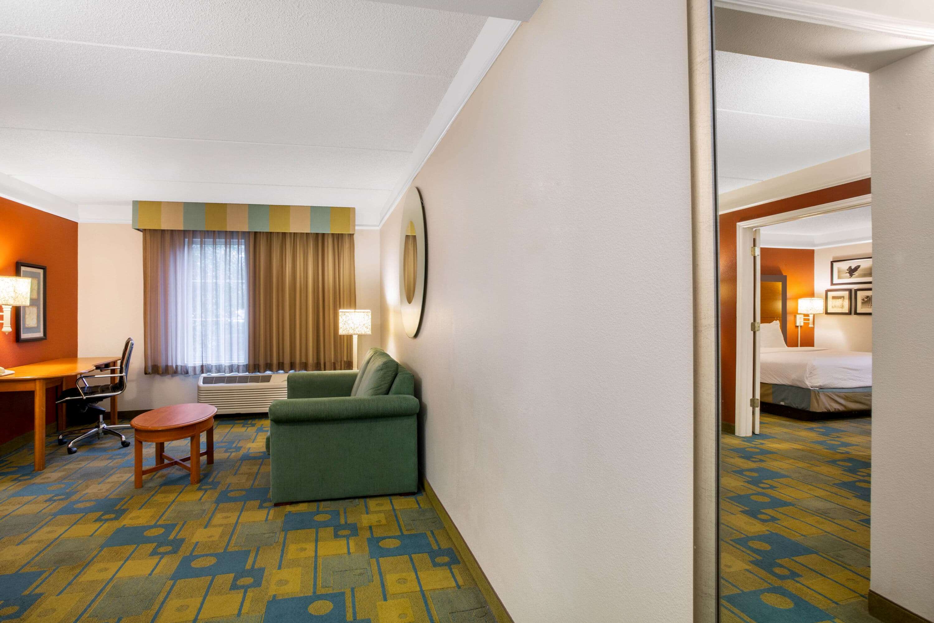 La Quinta Inn & Suites by Wyndham Greensboro NC