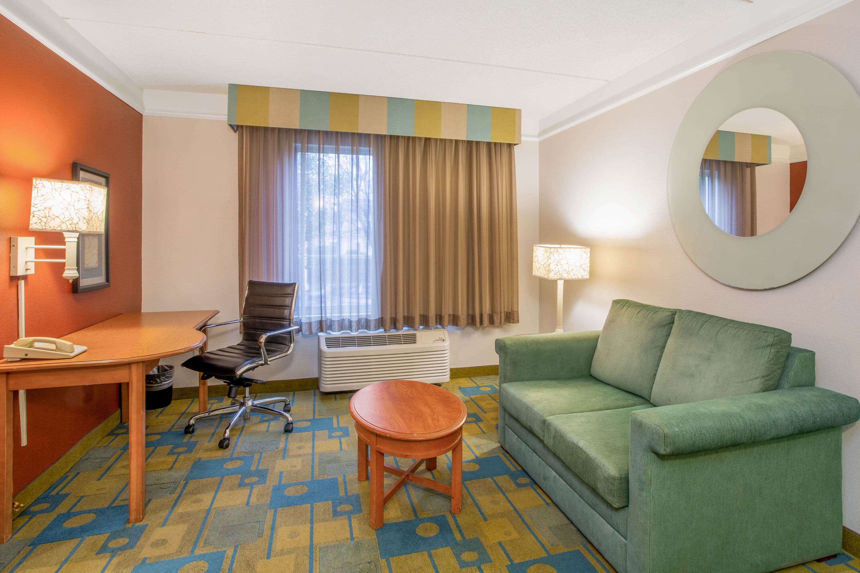 La Quinta Inn & Suites by Wyndham Greensboro NC