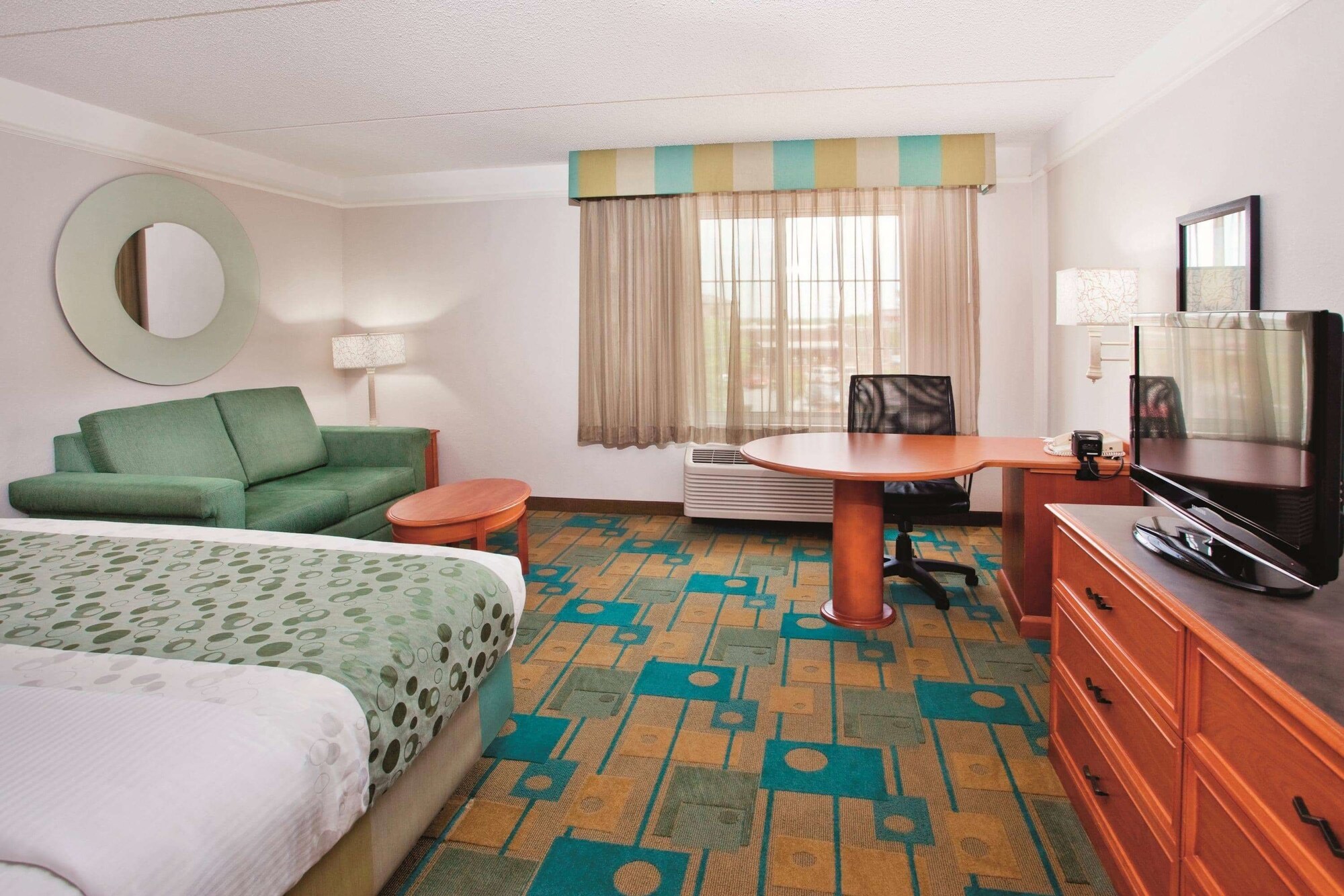 La Quinta Inn & Suites by Wyndham Greensboro NC
