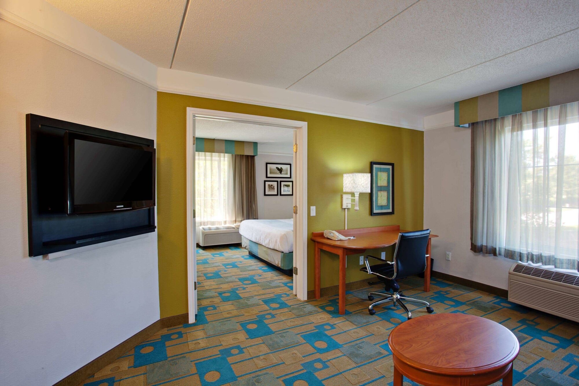 La Quinta Inn & Suites by Wyndham Greensboro NC