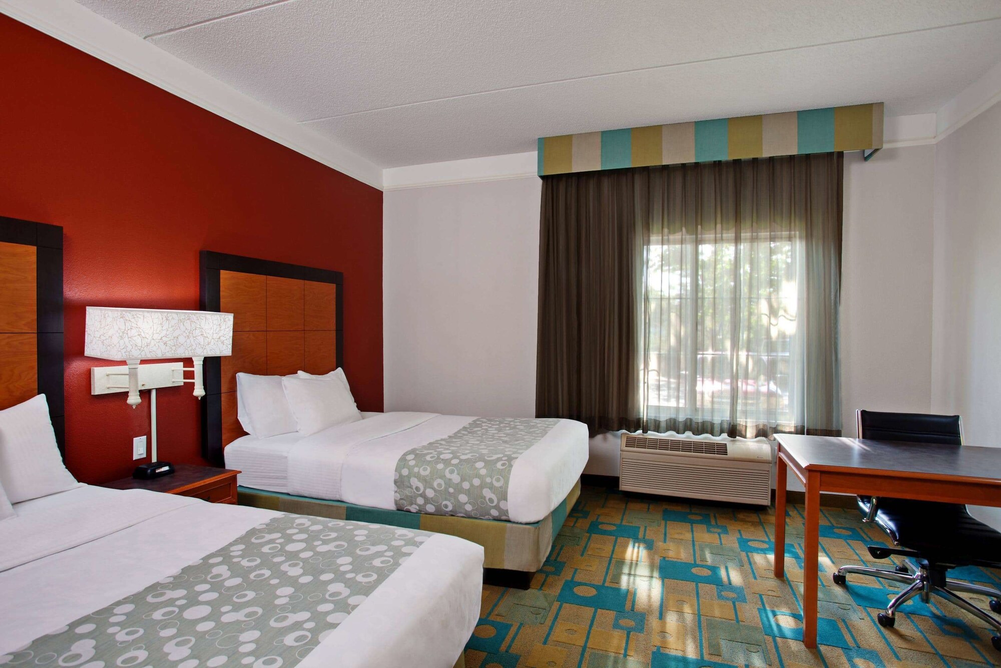 La Quinta Inn & Suites by Wyndham Greensboro NC