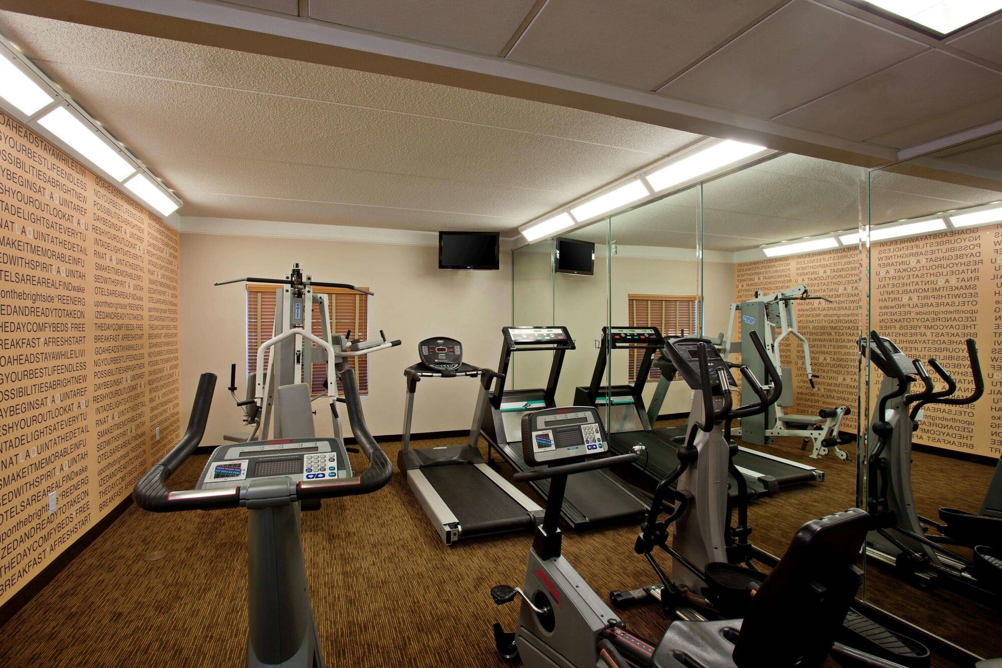 La Quinta Inn & Suites by Wyndham Greensboro NC