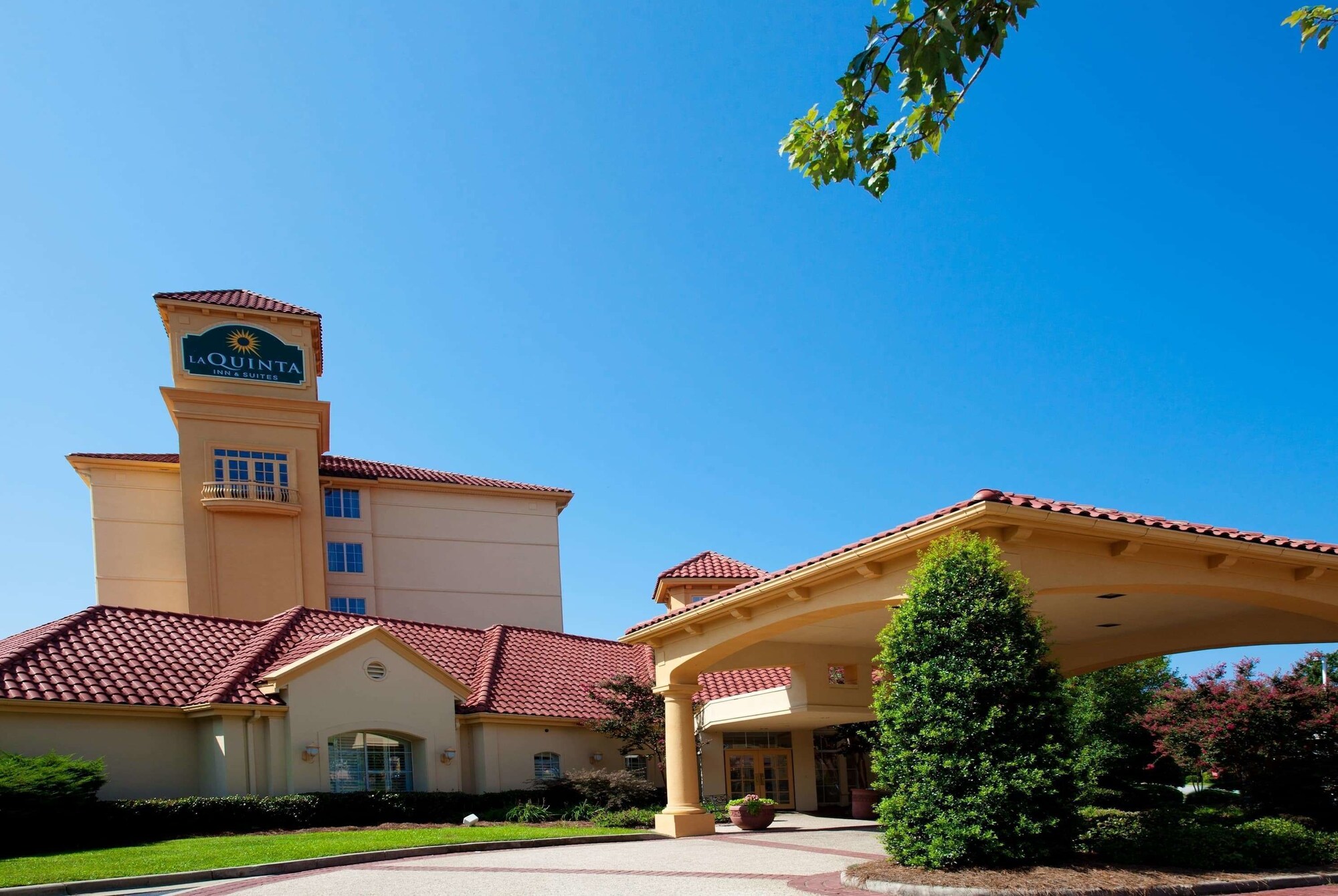 La Quinta Inn & Suites by Wyndham Greensboro NC