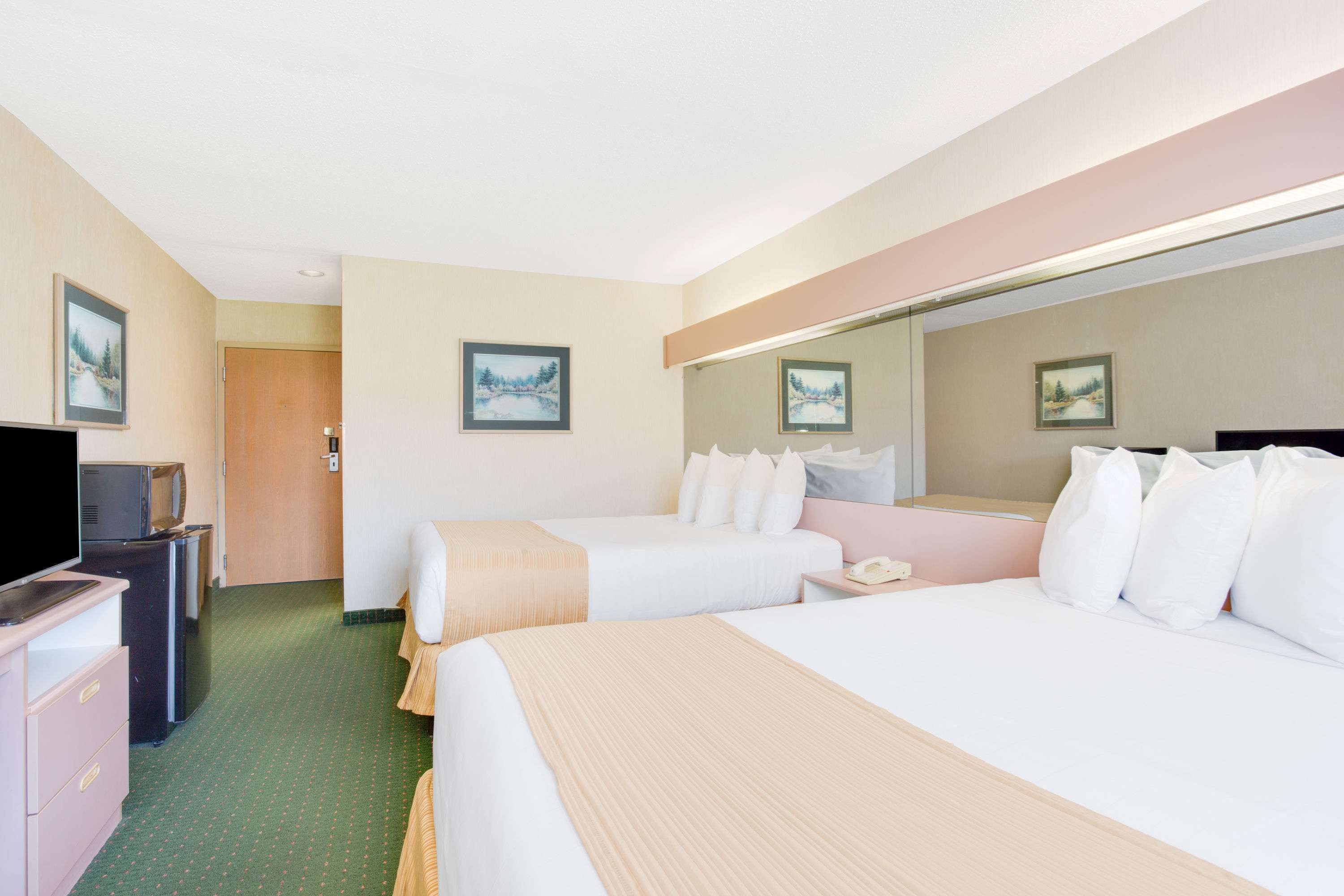 Microtel Inn & Suites by Wyndham Greensboro