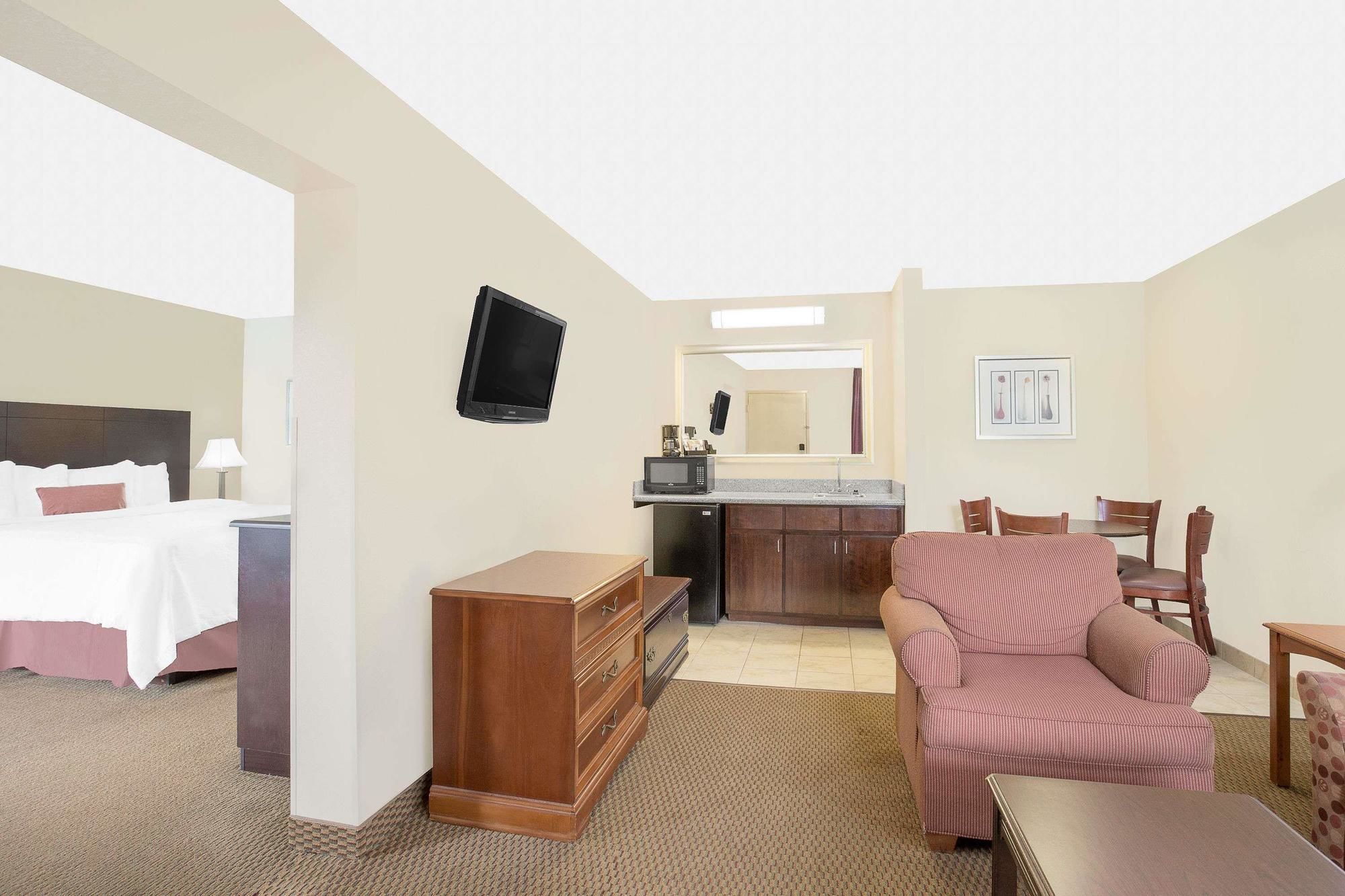 Baymont by Wyndham Greenville