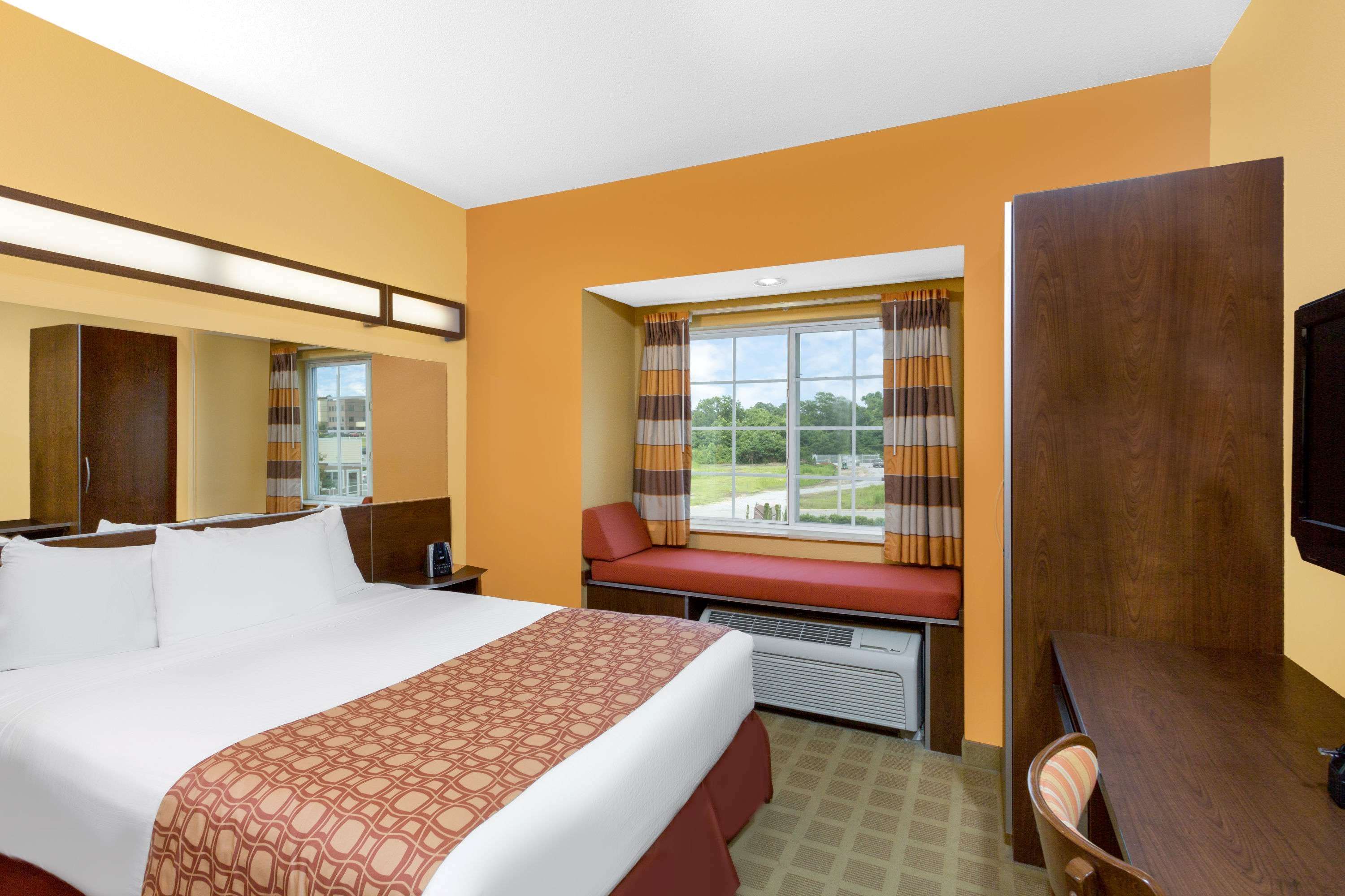 Microtel Inn & Suites by Wyndham Greenville/University Med