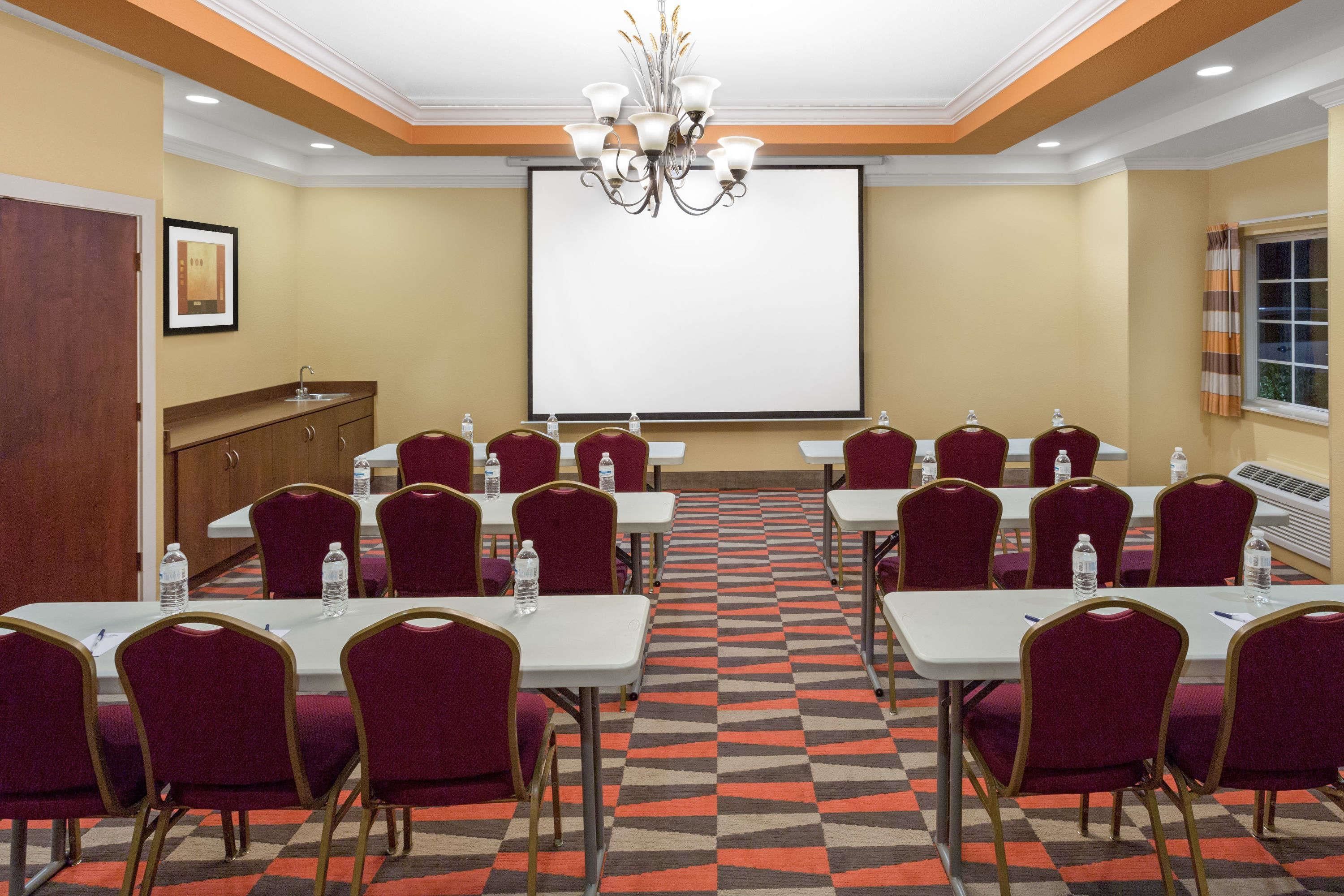 Microtel Inn & Suites by Wyndham Greenville/University Med