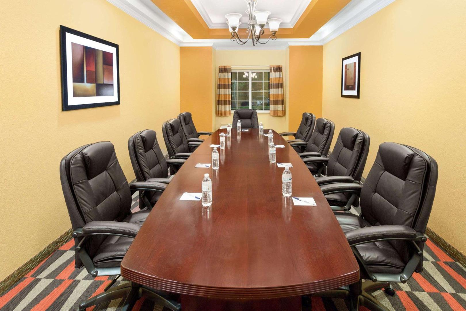 Microtel Inn & Suites by Wyndham Greenville/University Med