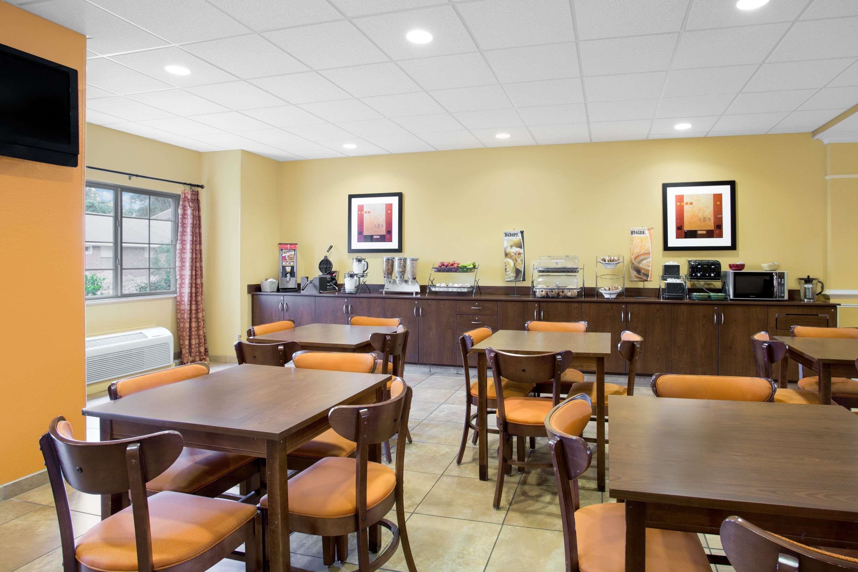Microtel Inn & Suites by Wyndham Greenville/University Med