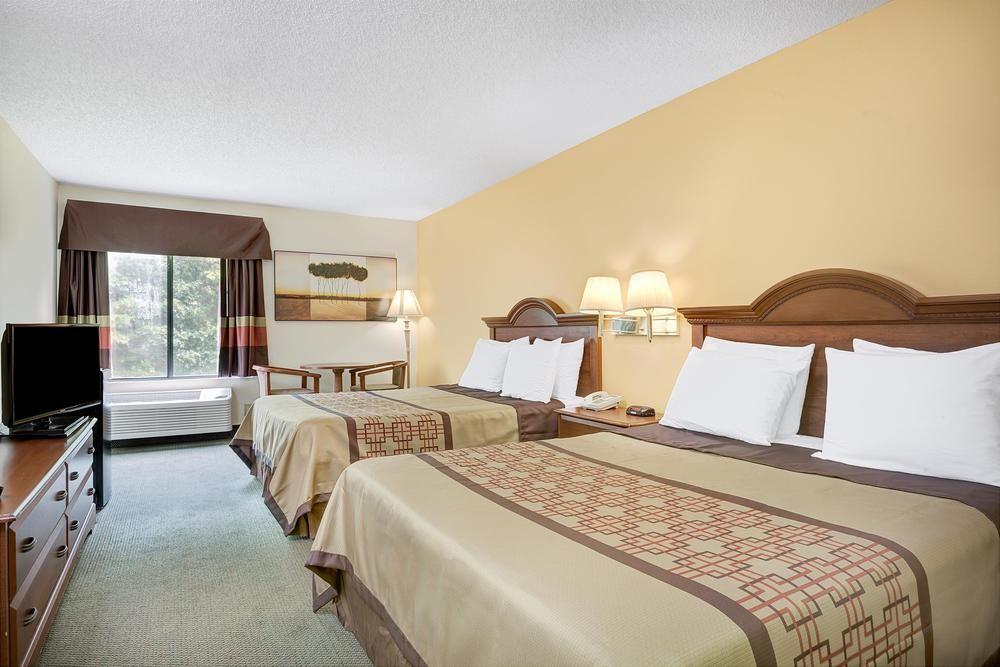 Days Inn by Wyndham Burlington East