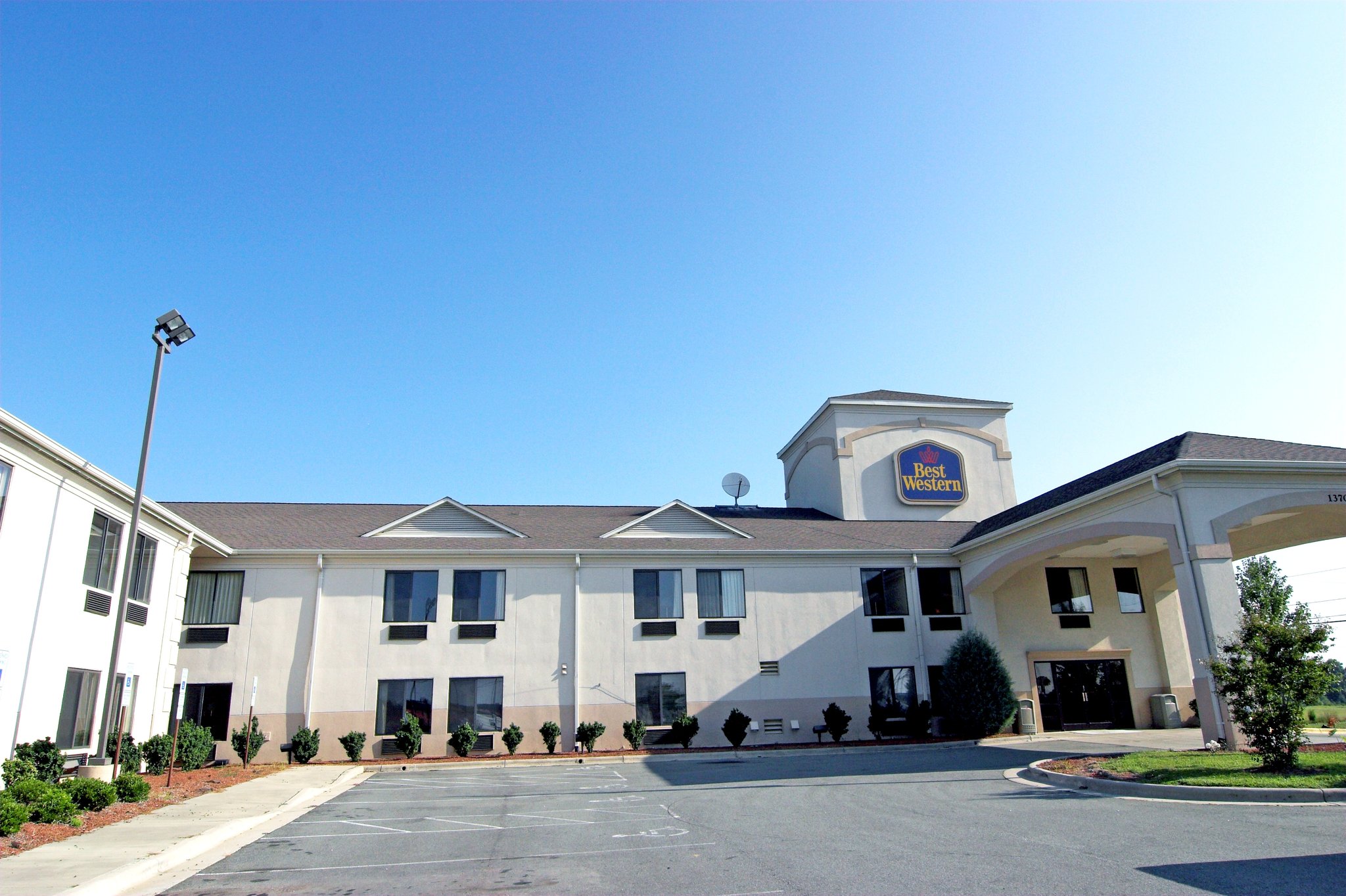 Days Inn by Wyndham Burlington East