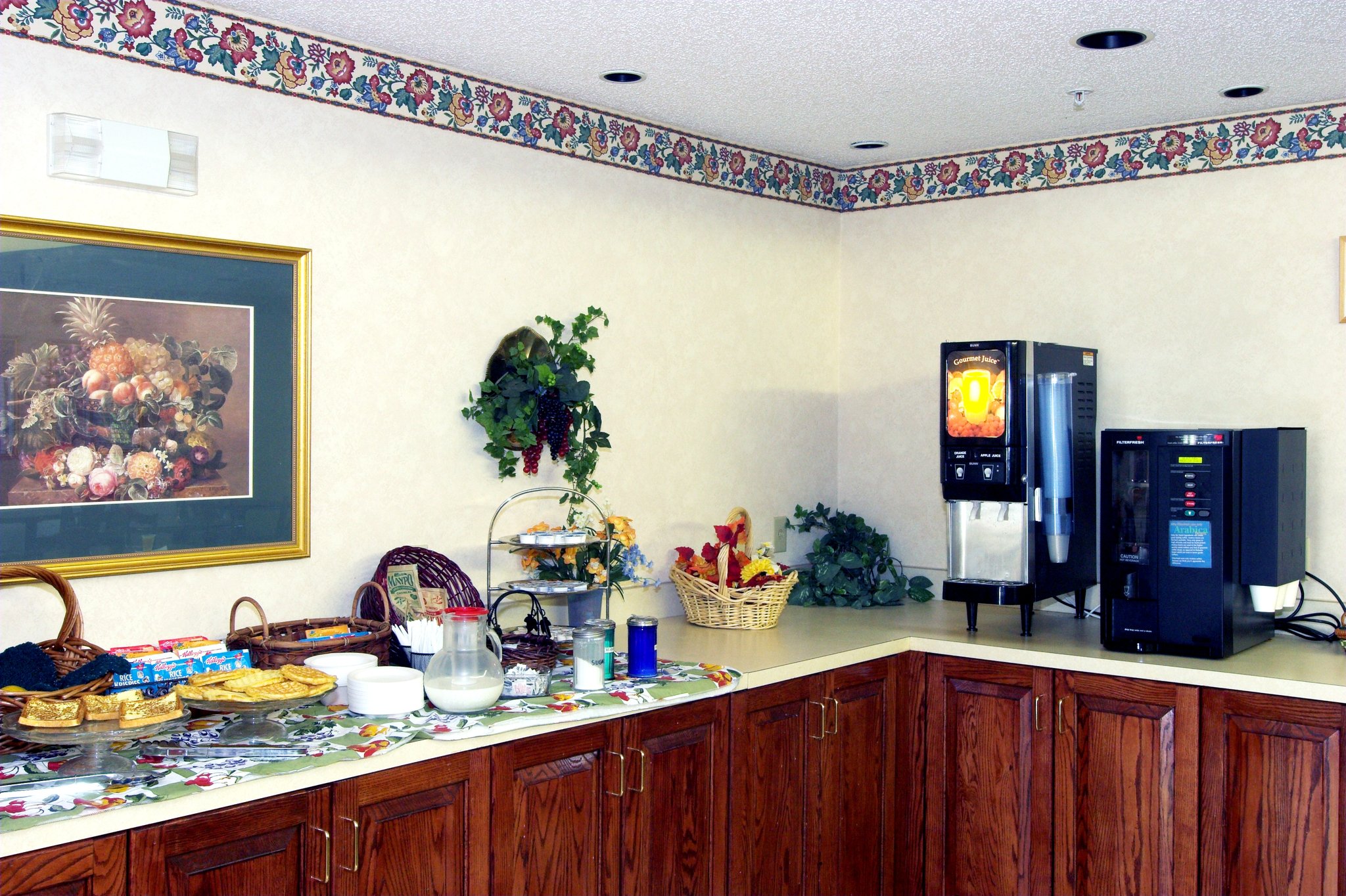 Days Inn by Wyndham Burlington East