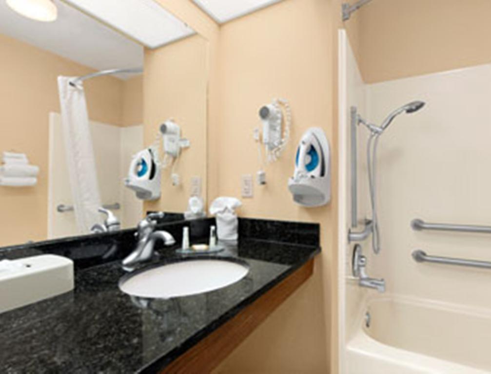 Baymont by Wyndham Henderson Oxford