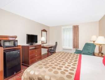 Ramada by Wyndham Hendersonville
