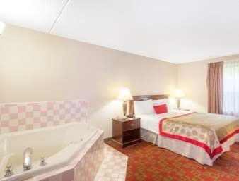 Ramada by Wyndham Hendersonville